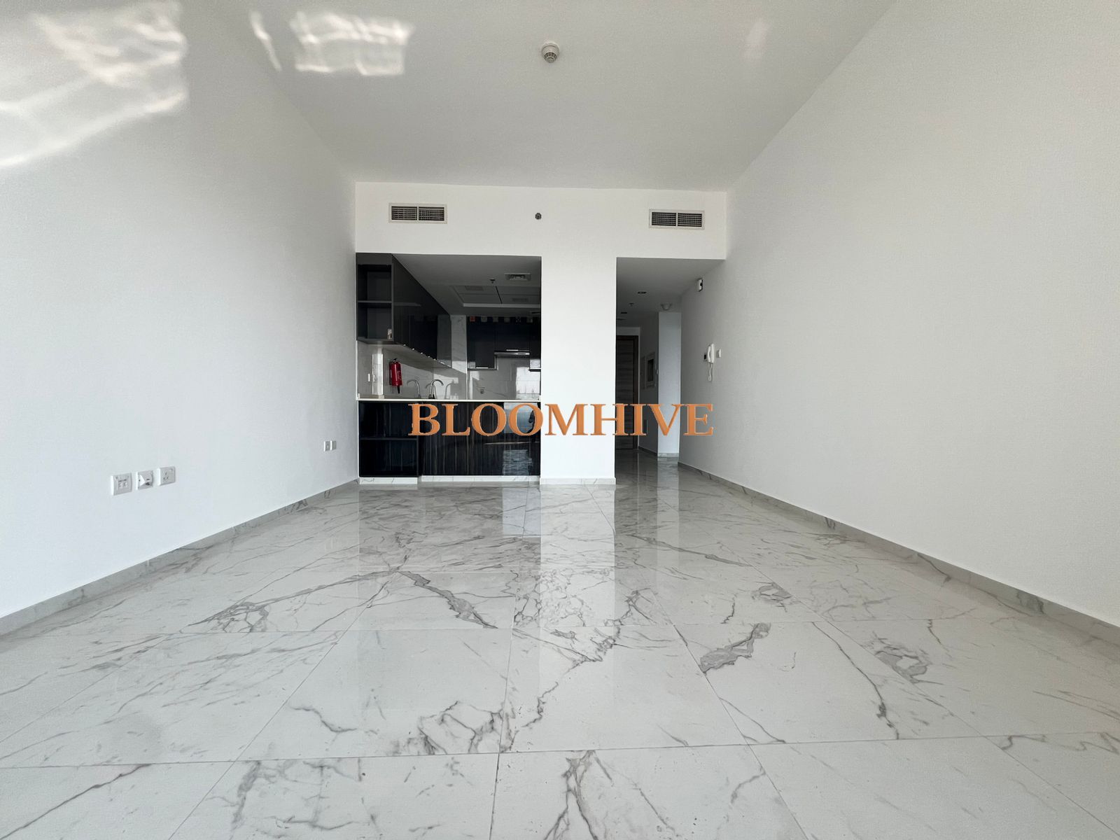 Luxury & Bright With New Appliances Built in Wardrobes Call Now