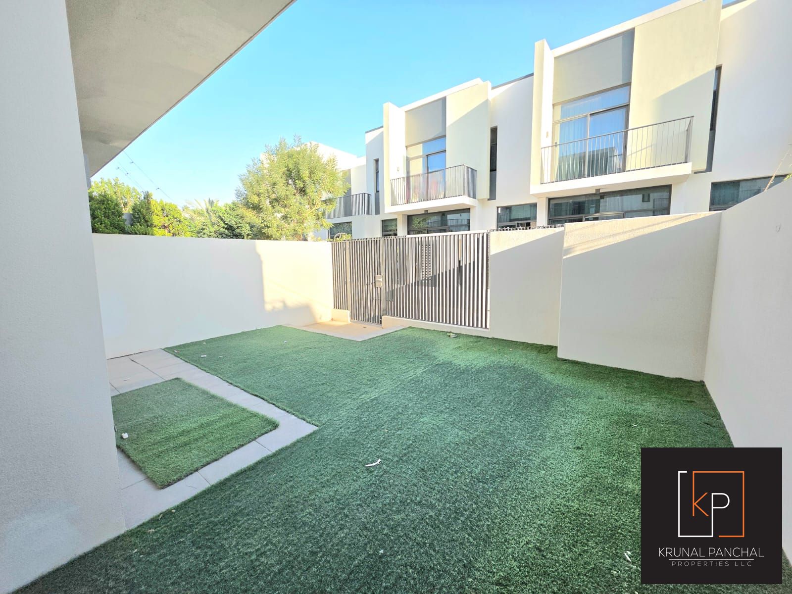 VACANT | NEAR POOL AND PARK | READY TO MOVEIN
