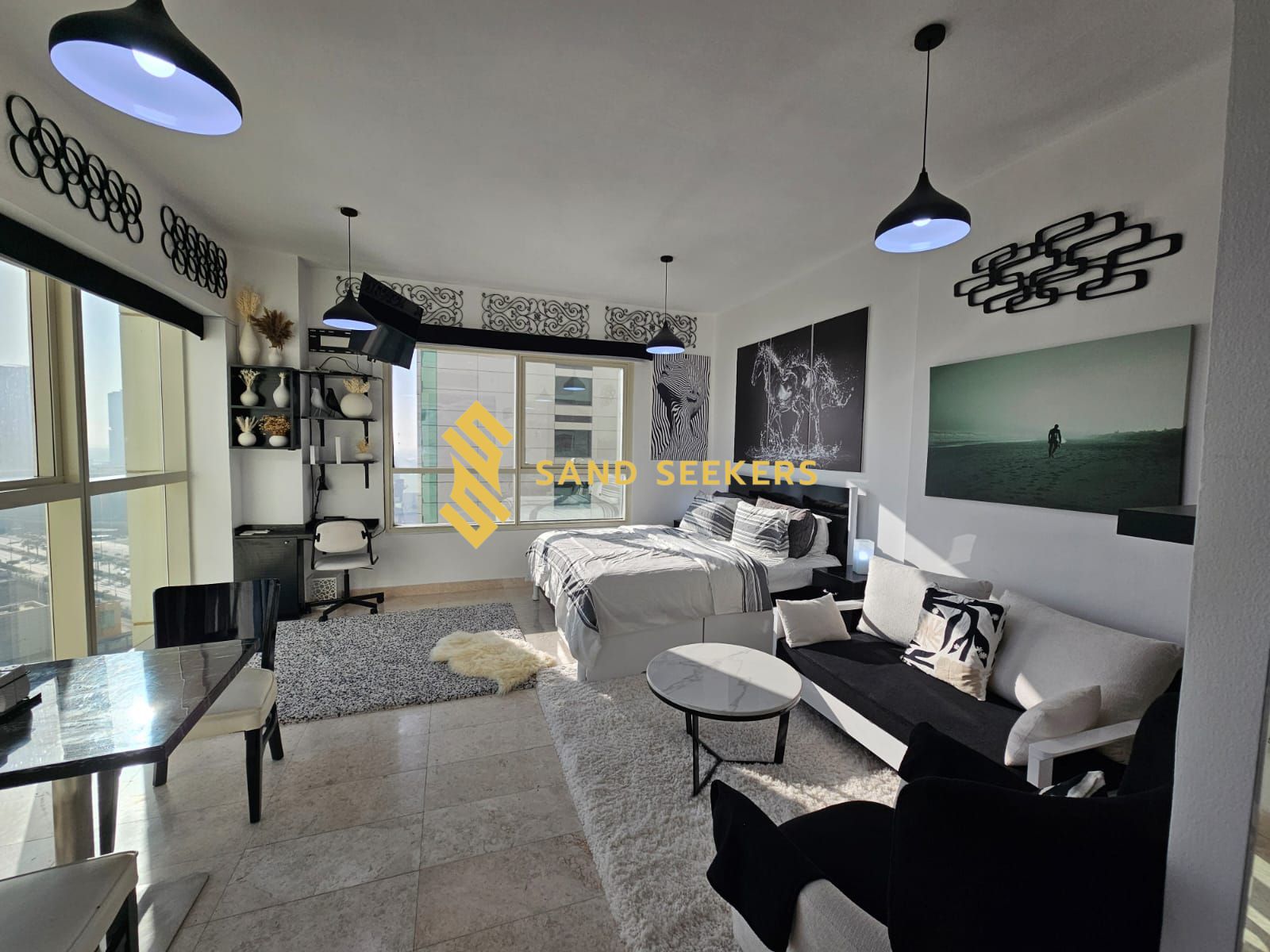 Fully Furnished ! Stunning Layout ! Ready To Move