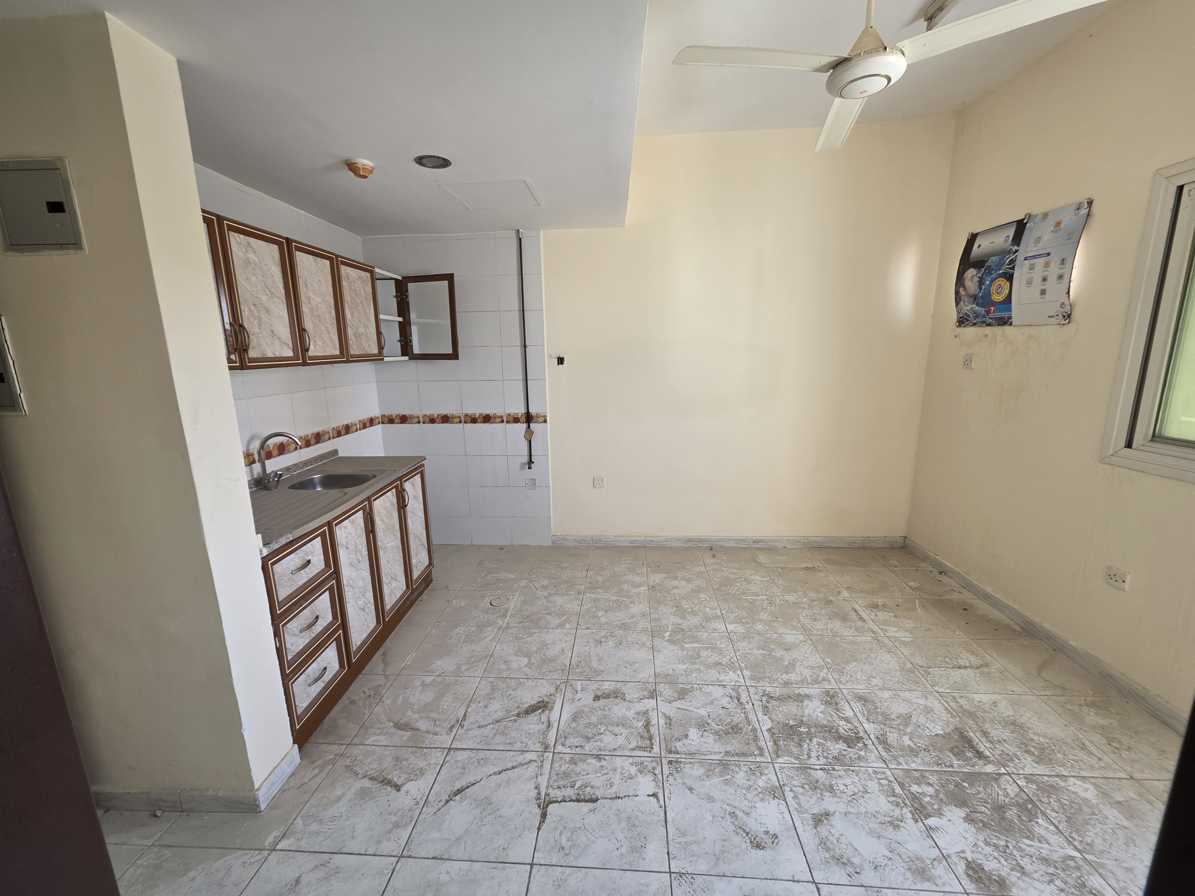 Spacious open view studio||family building ||near to bus stop and park