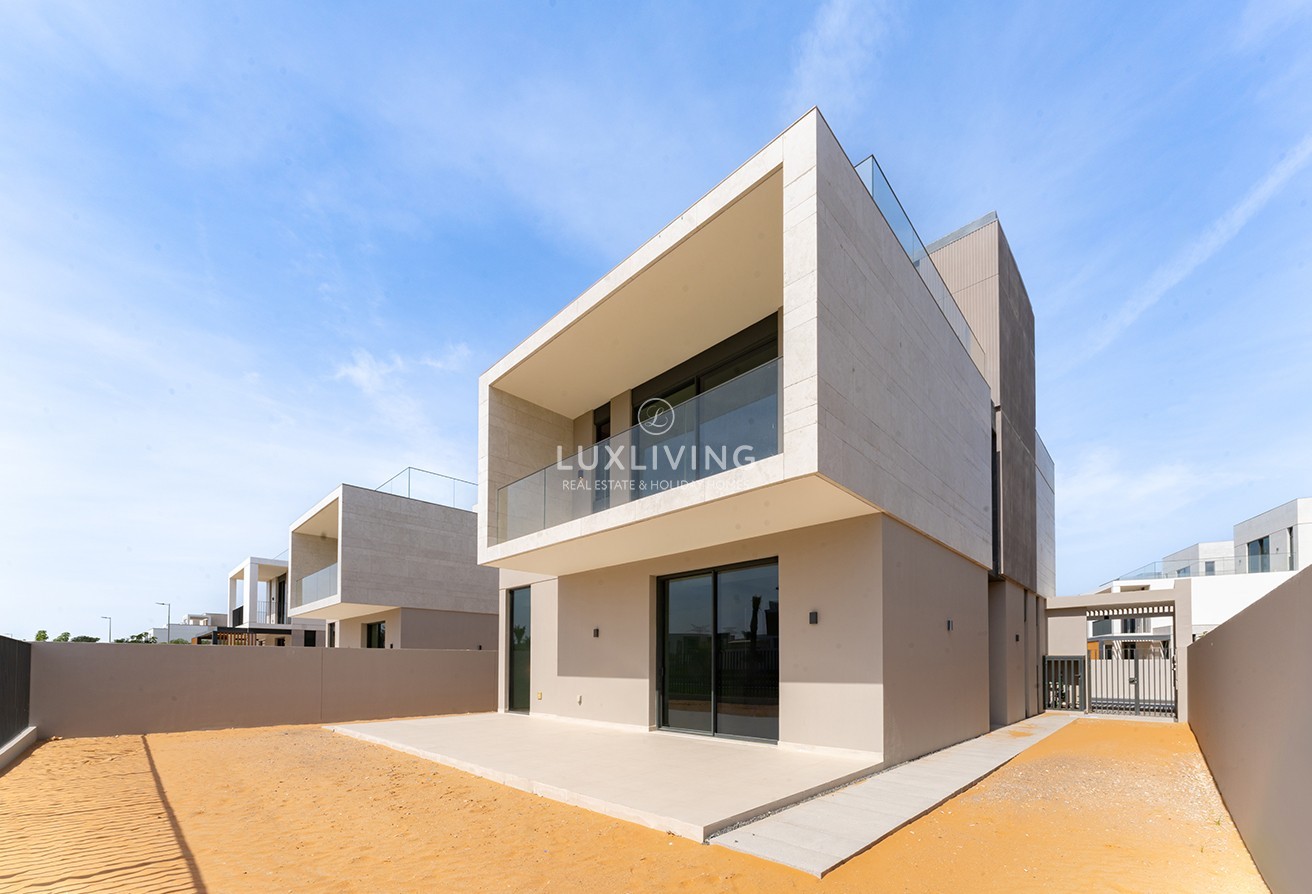 Single Row | Park Facing | Brand New Villa