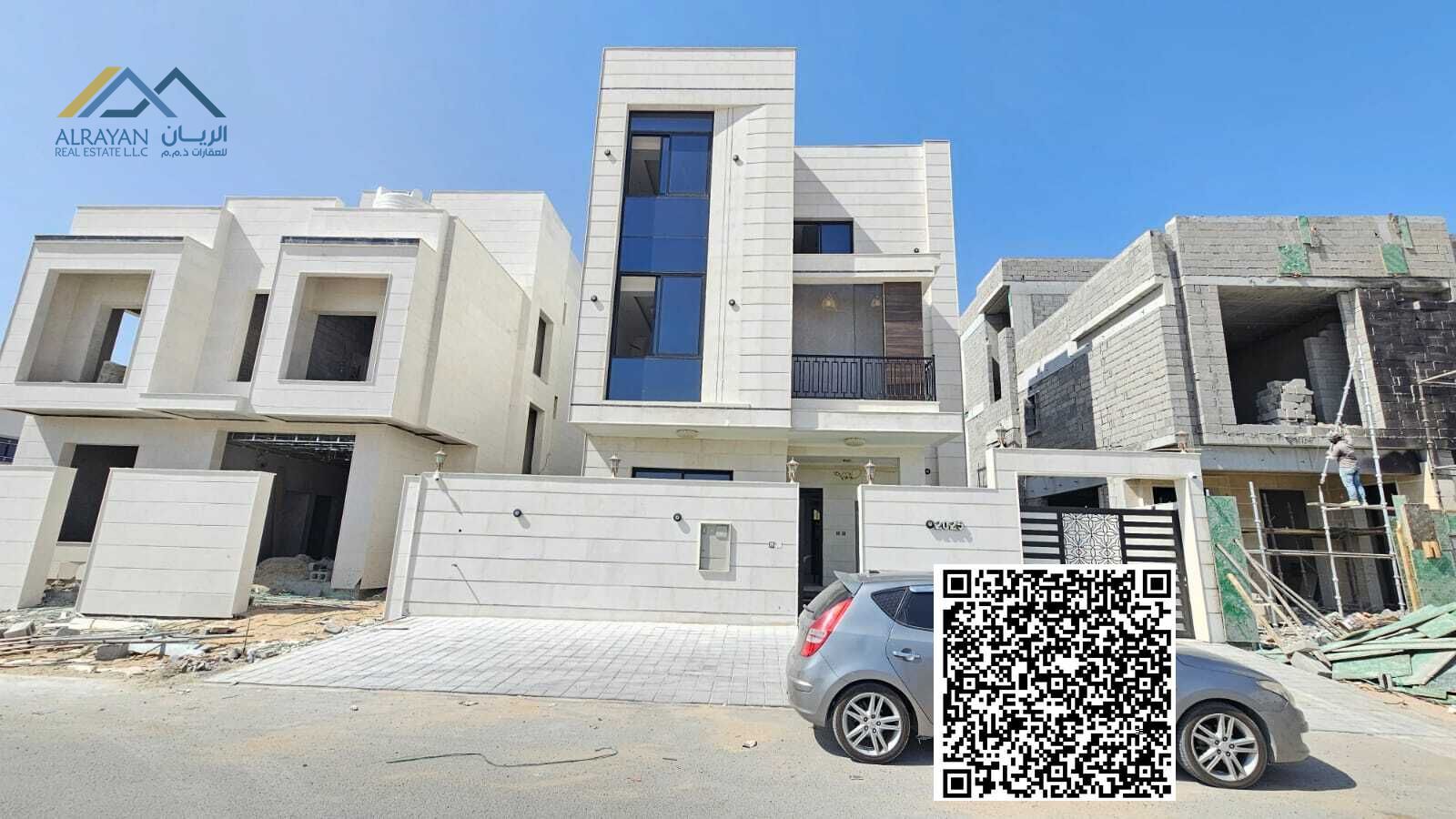 Corner unit including electricity, water, air conditioning, and a large, distinctive swimming pool. Freehold ownership for all nationalities.