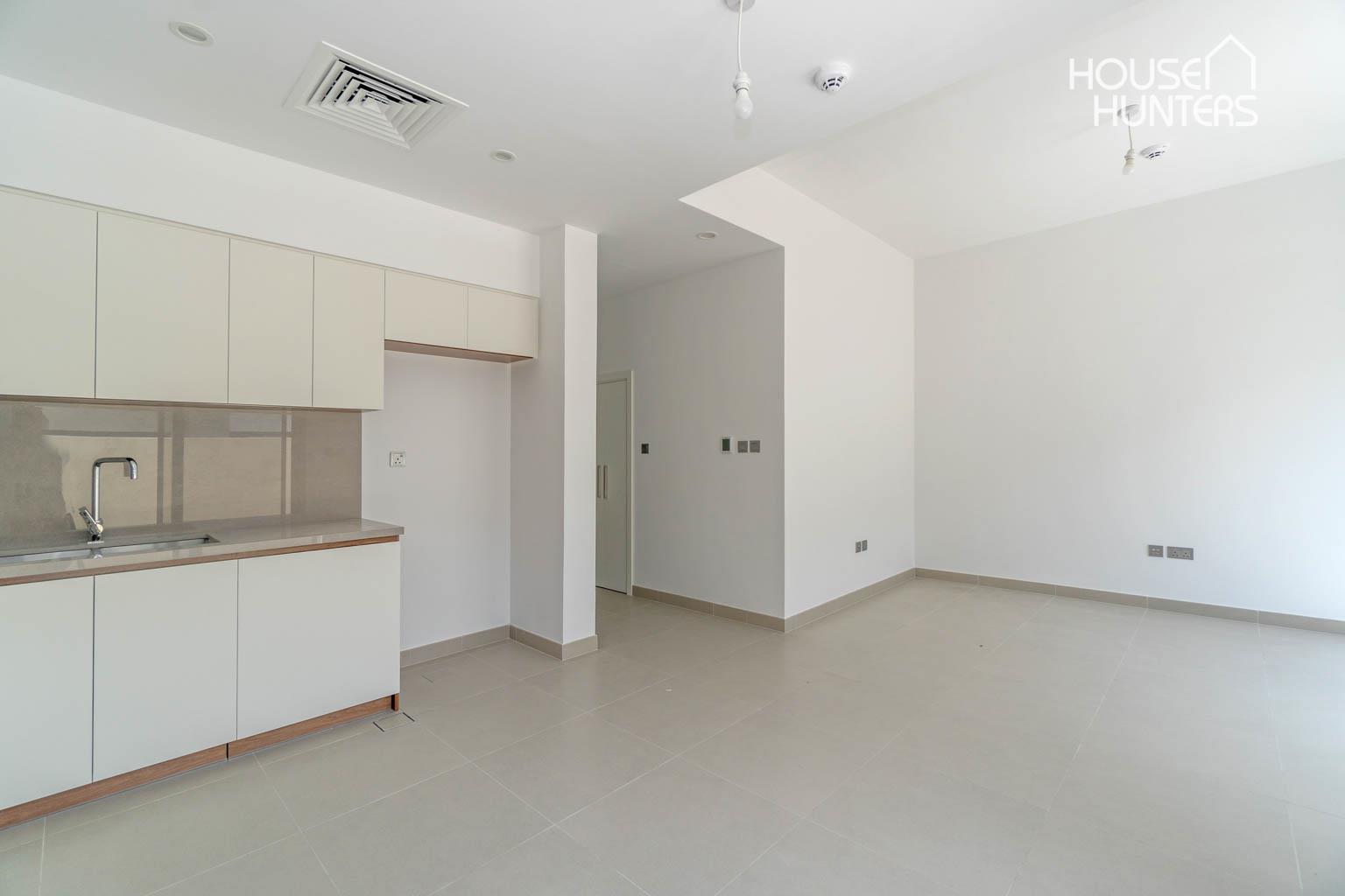 Prime Location|Close to Amenities|Vacant Very soon