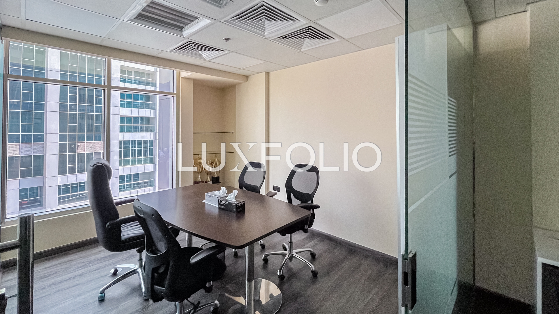 HIGH FLOOR | HIGH ROI | TENANTED