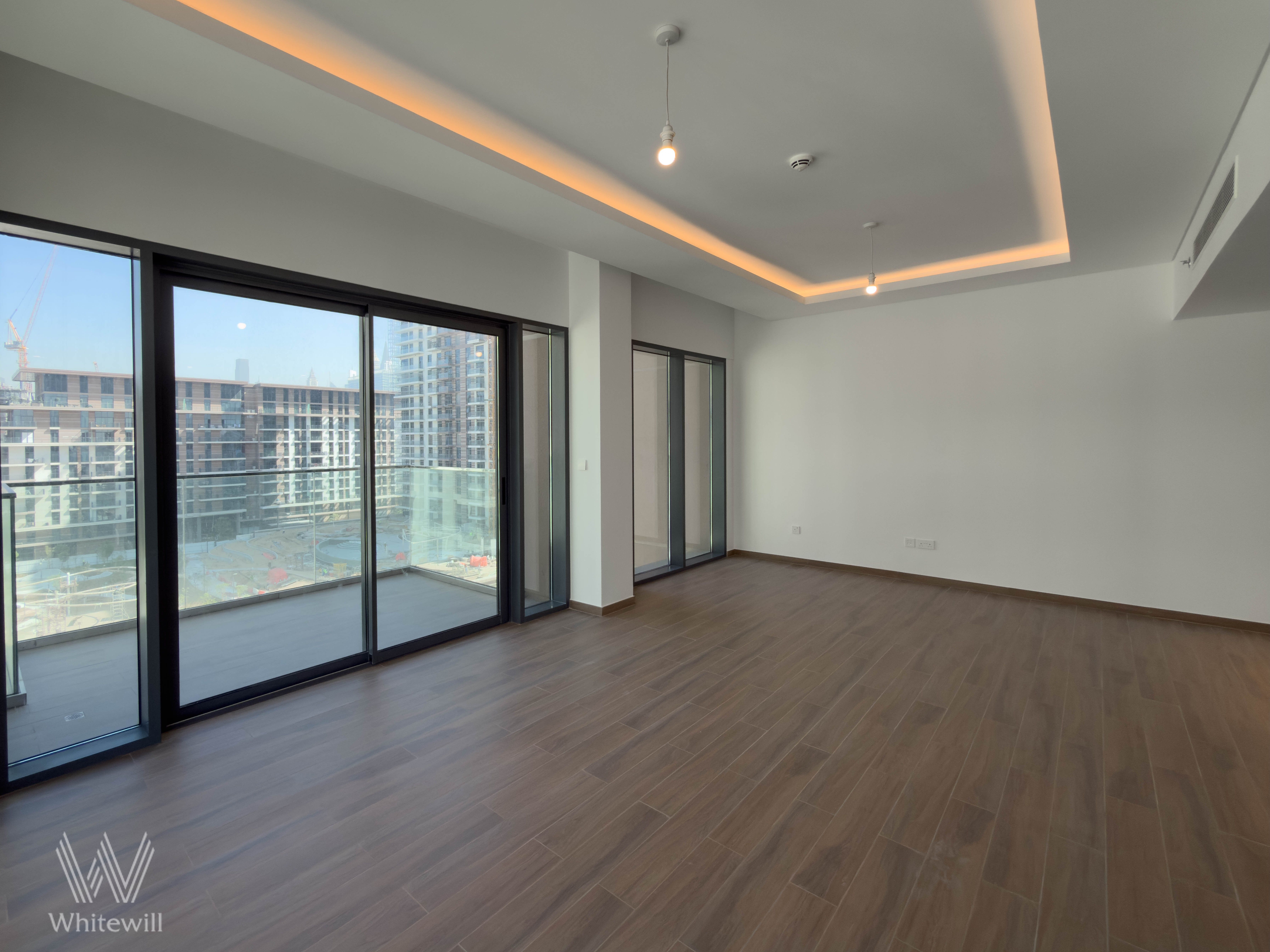 Steps to Burj Khlifa|Brand New|Park and Pool View