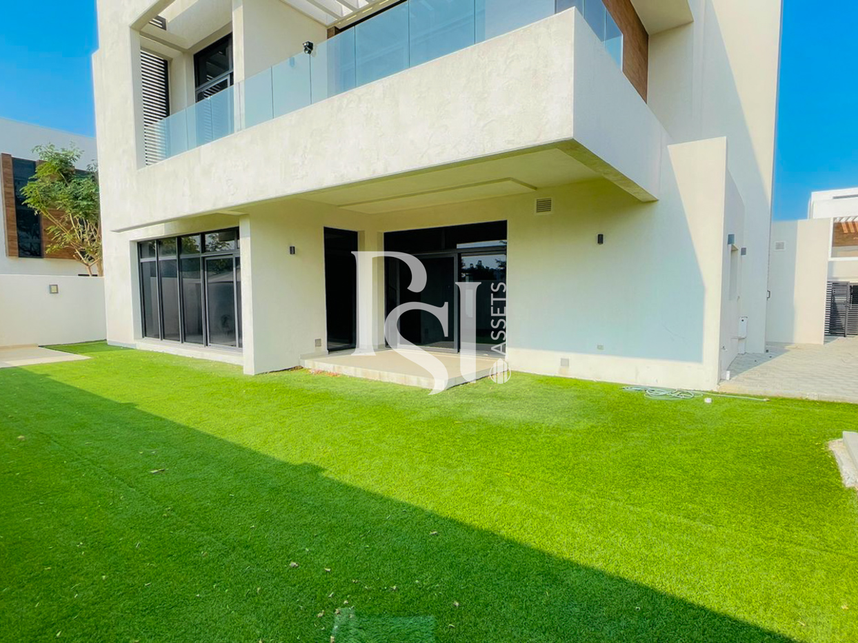 3 Balconies | Garden | Ready to Move