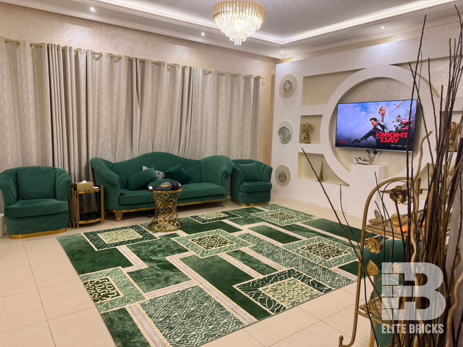 Upgraded | fully Furnished | Ready to Move