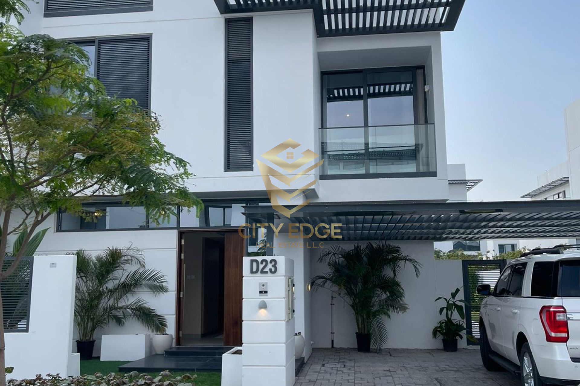 4BR villa ready 4yr plan beachfront50%discount SLD