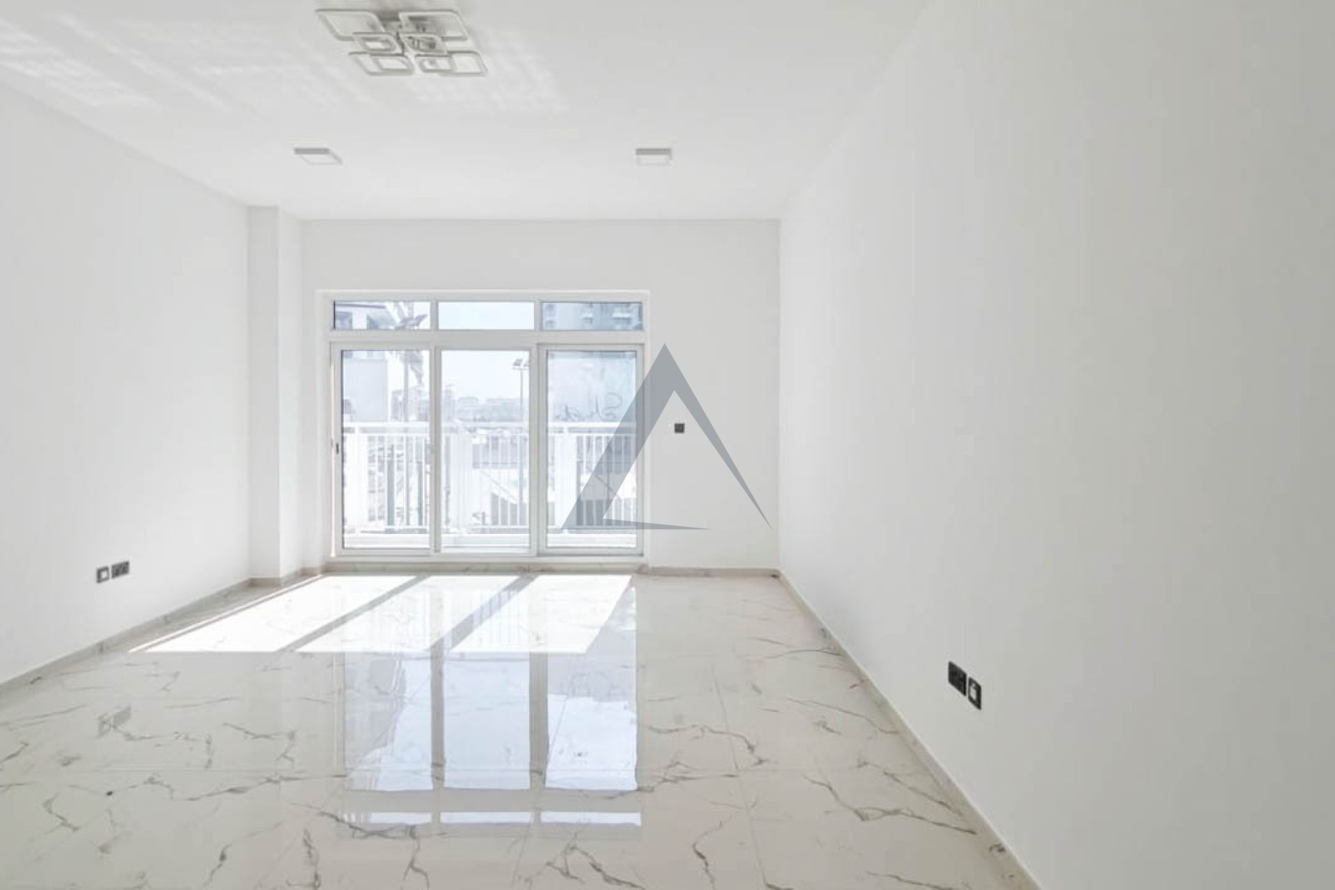 No Commission | Spacious 1 BR + Store | Excellent Amenities