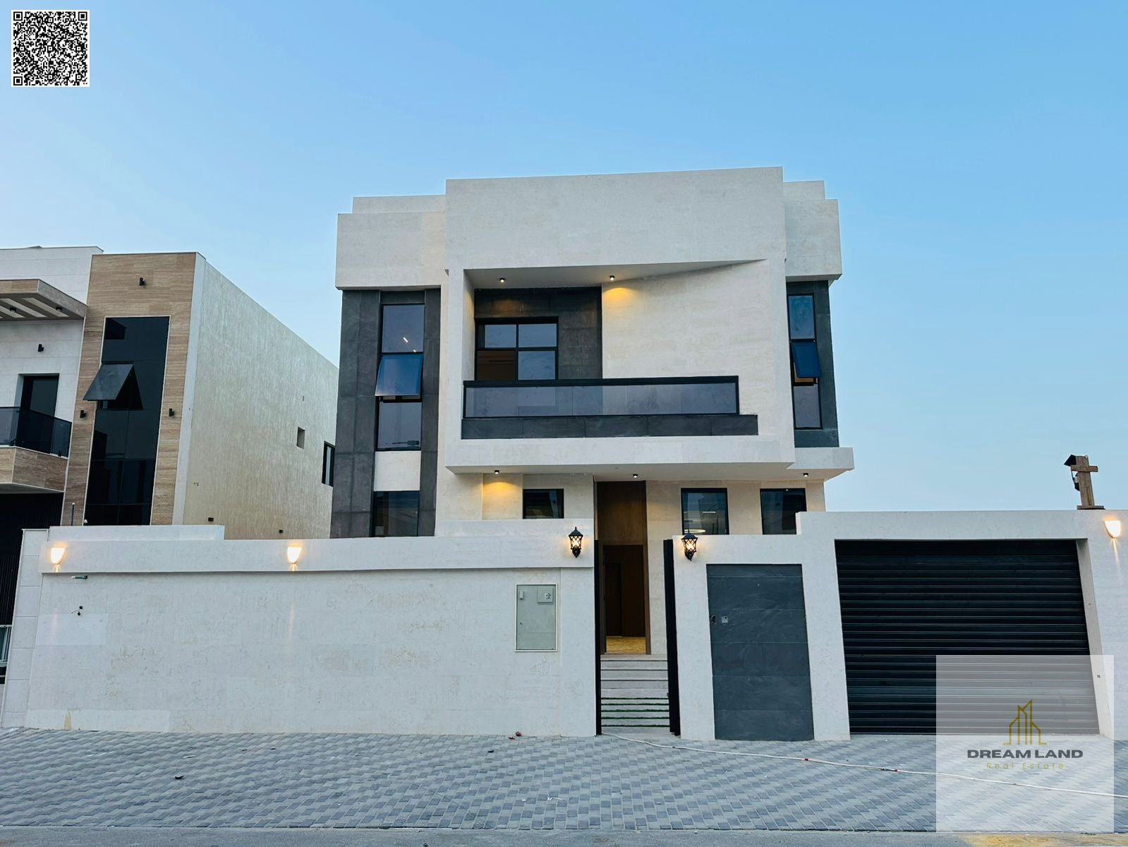 A unique opportunity to own a luxurious villa with very large and spacious areas, including registration fees and high-quality personal finishing, loc