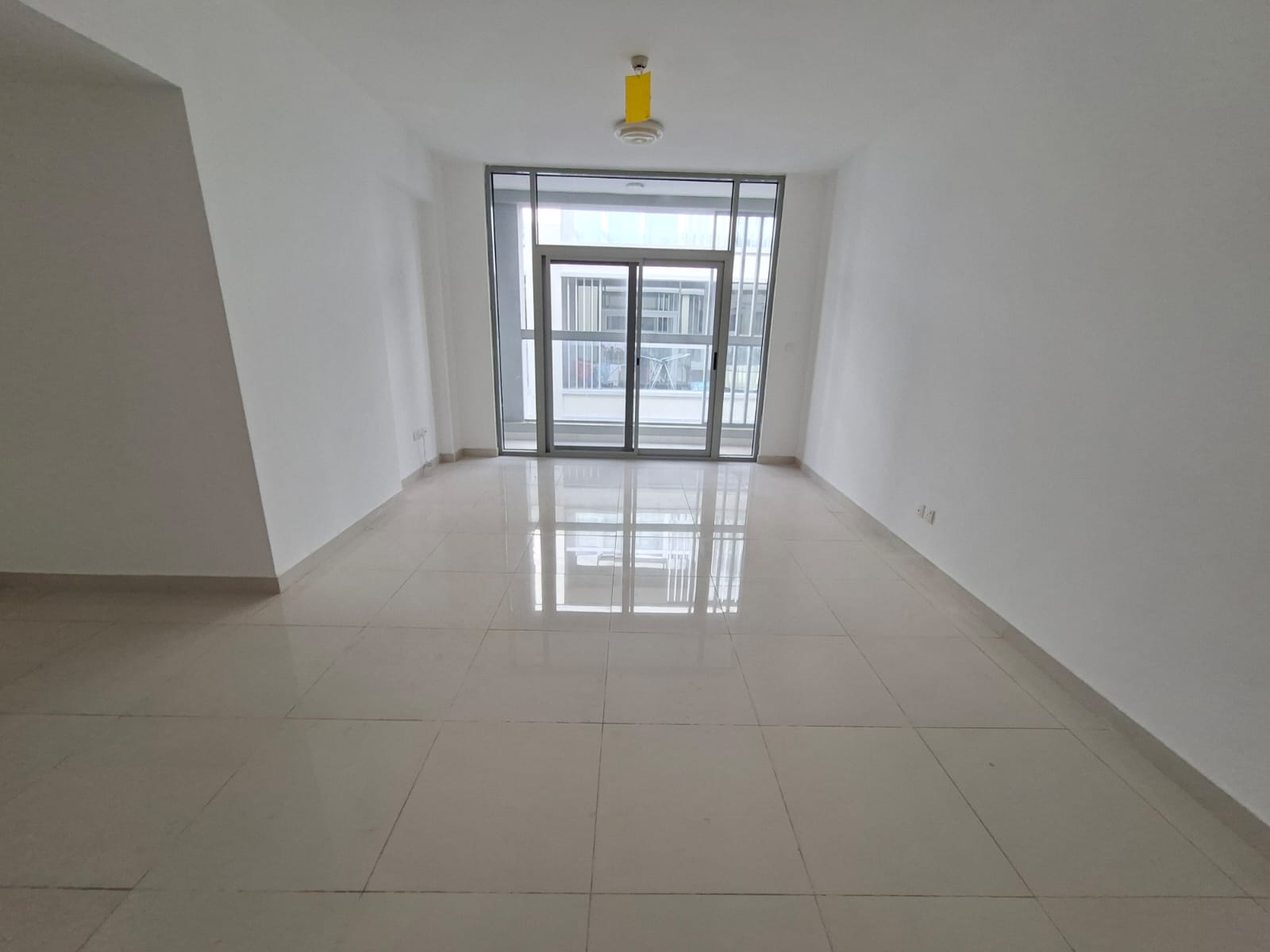 Lxury and Like Brand new apartment with balcony with master room parking