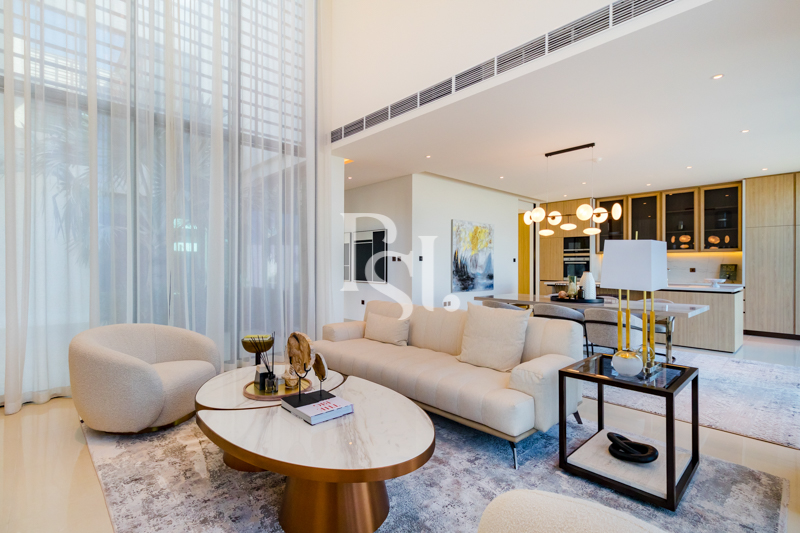 Single Row | Corner Unit | High Ceiling | Al Ghaf
