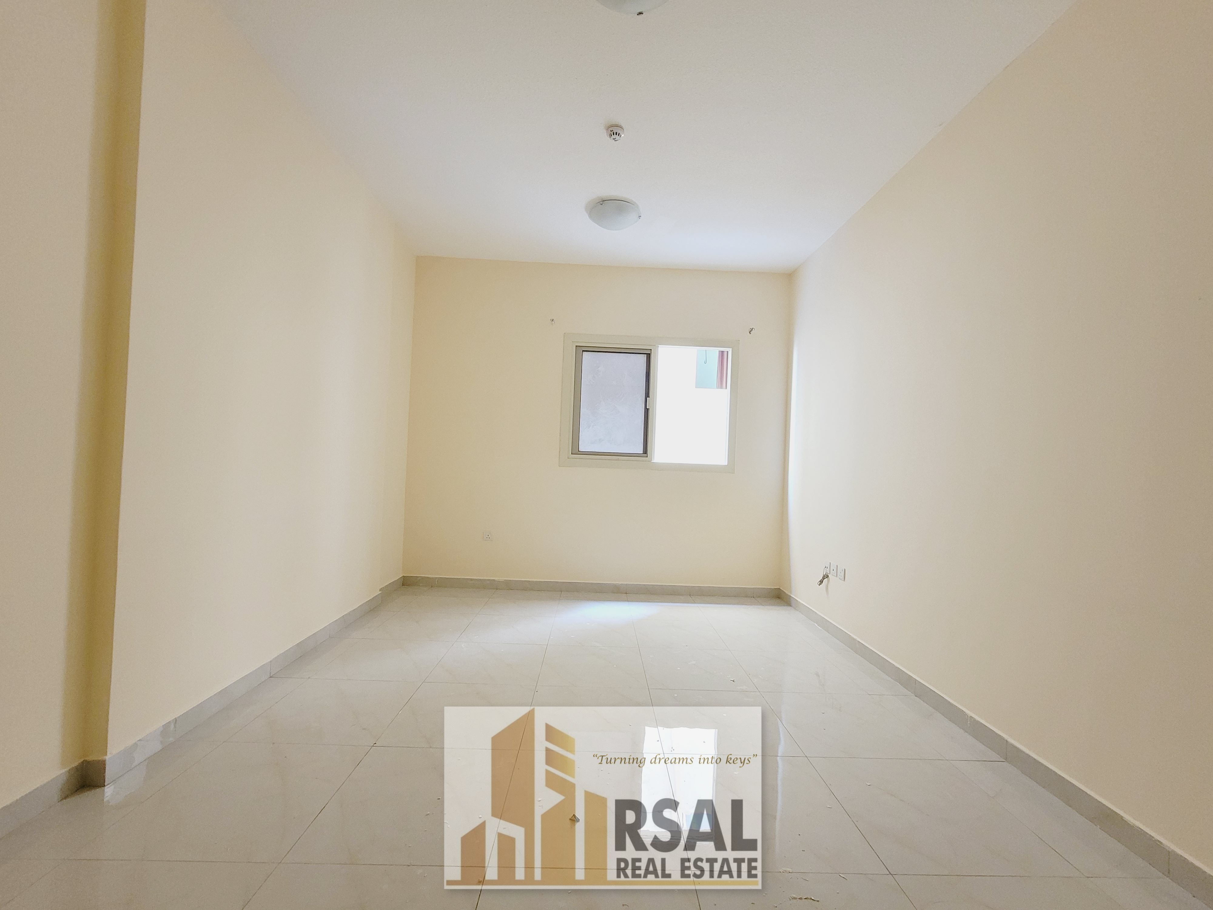 Like a brand new 1 Bedroom Hall// for family// School zone area// Ready to move