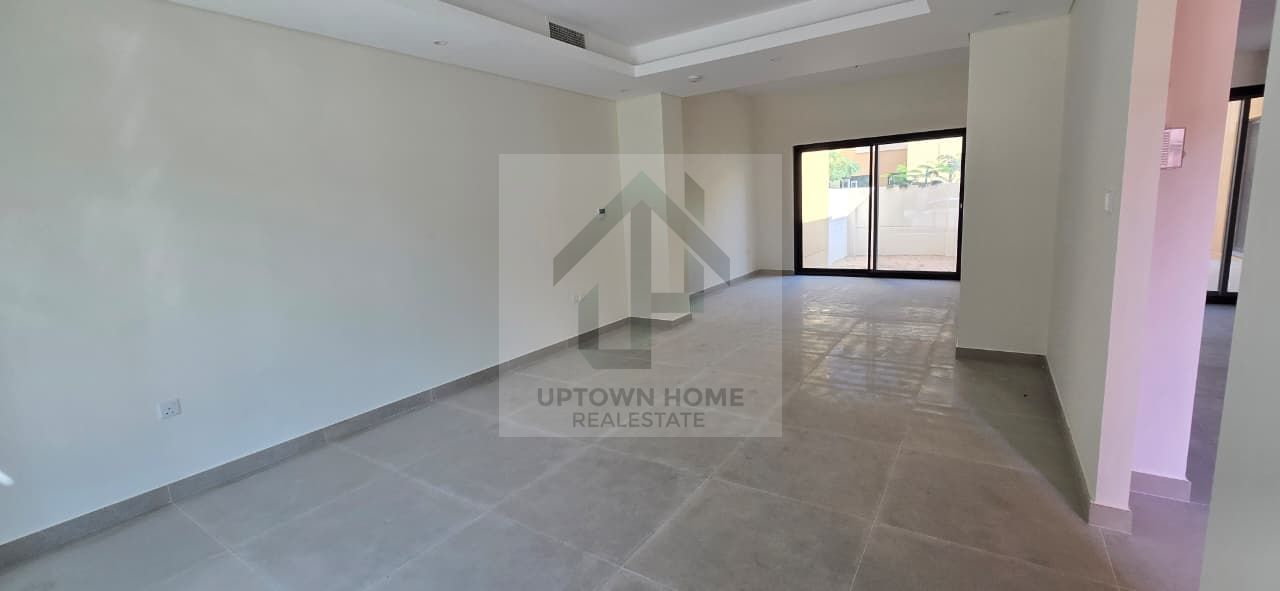 4 Bedroom Villa SSC | midd| Freehold