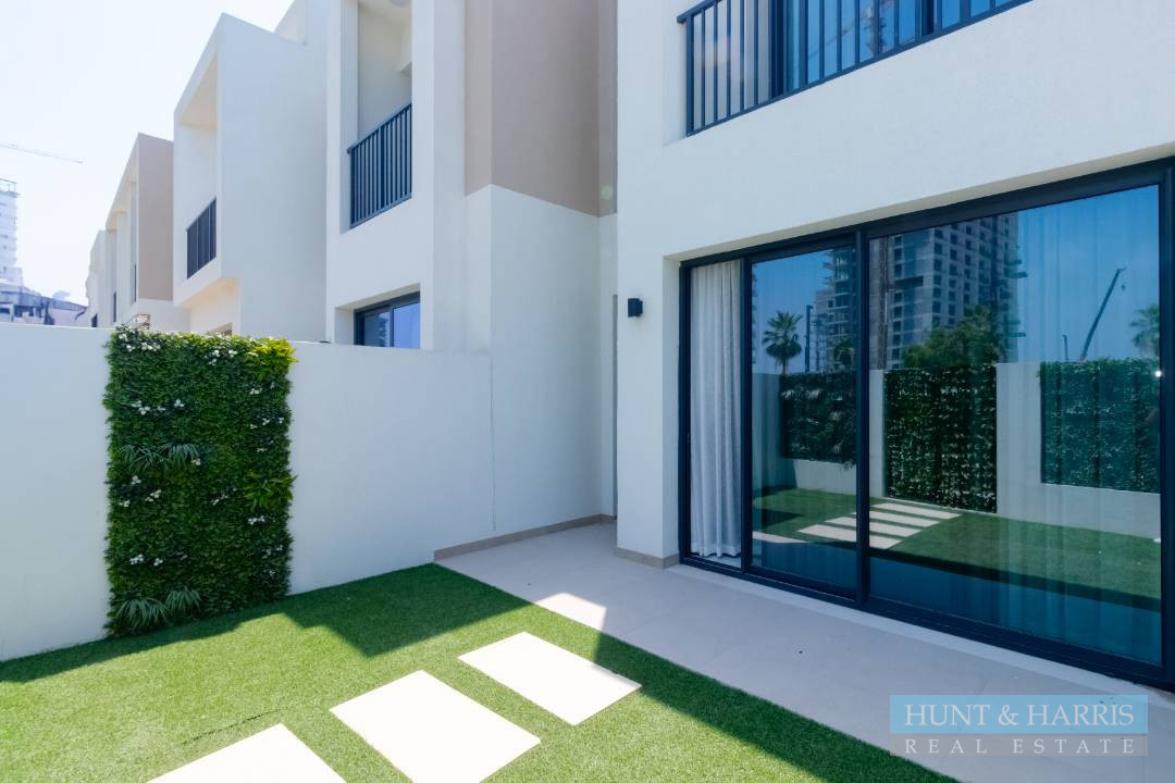Brand New Townhouse For Short or Long Term Rent, Mina Al Arab