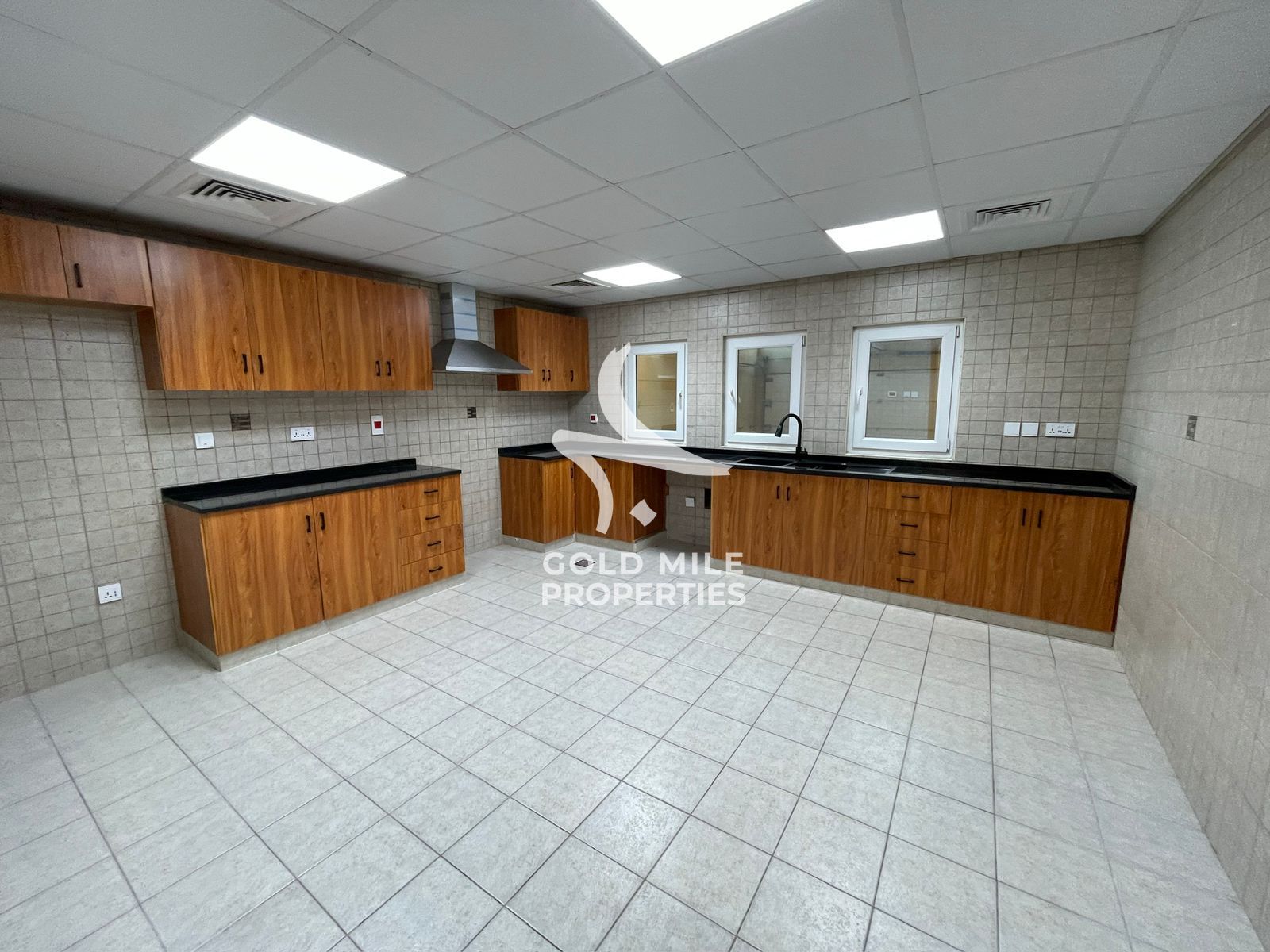 Fully Renovated Luxury 4+Maid Villa | Gated Community | Pool & Gym