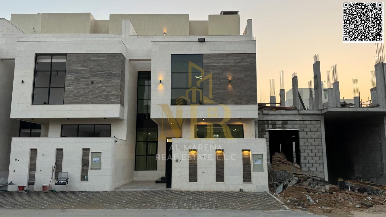 Luxury villa in Al Helio 1, 1722 sqft land, 3300 built-up, 2 floors + roof, 5 master bedrooms, majlis, hall, modern kitchen, maid room. 1.4M incl. fee