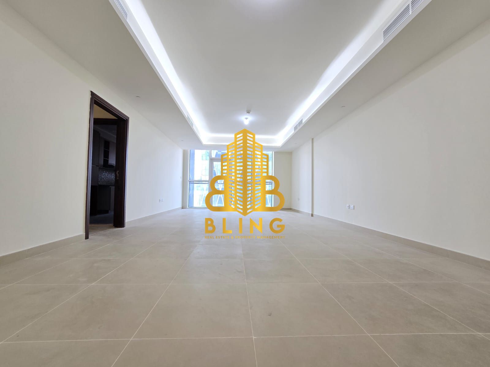Alluring 4BHK With 2 Parking, Maid Room & Balcony