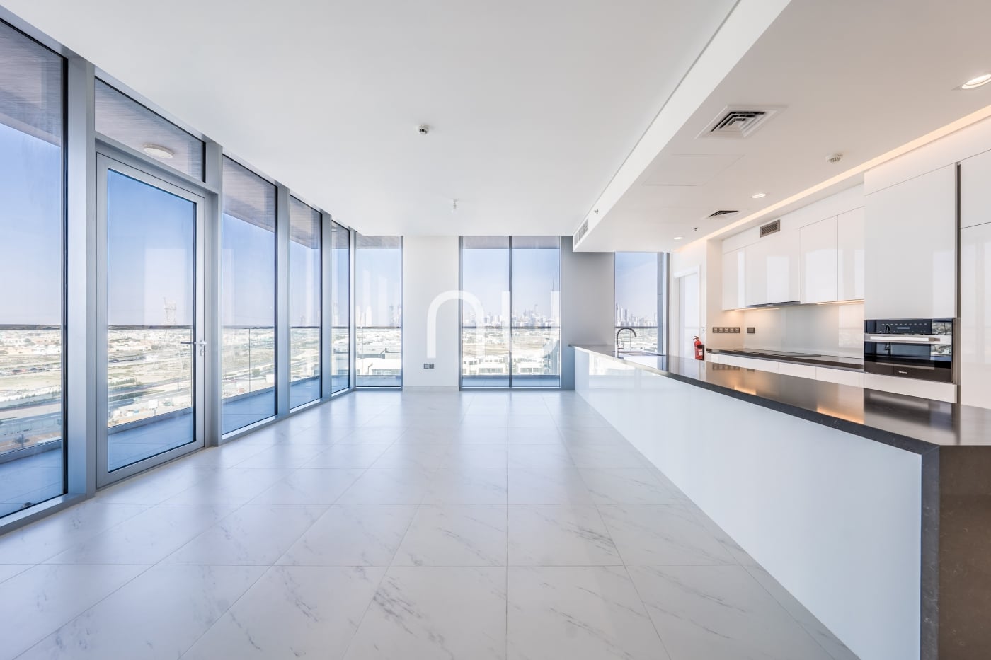 Iconic Burj View | Infinity Pool & Gym | 3BR + Maid