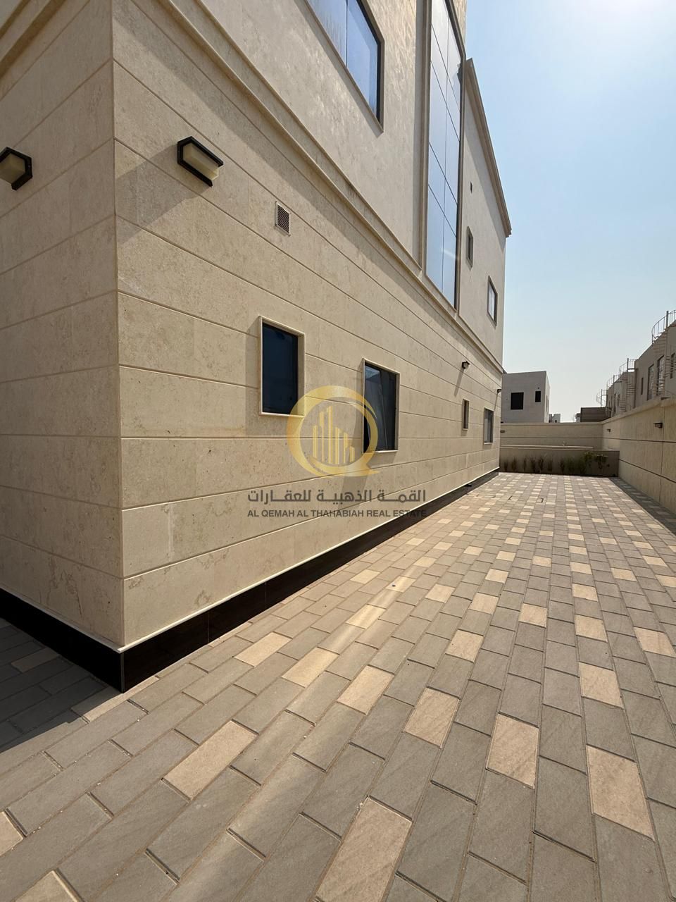 For sale: a new villa in Sharjah Al-Houshi area - Arab ownership With a modern and elegant design It consists of 5 master bedrooms with wardrobes, spa
