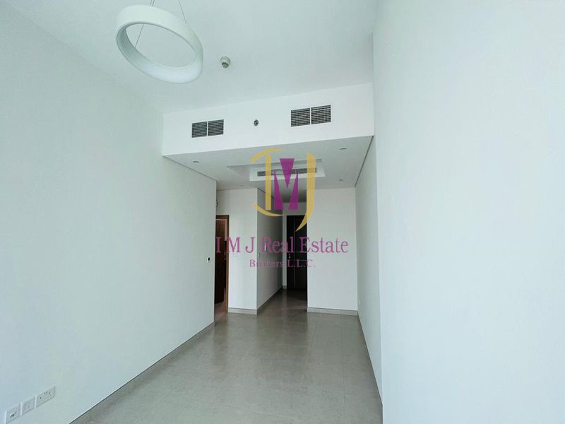 UNFURNISHED | 1 BR | MID FLOOR | CANAL VIEW