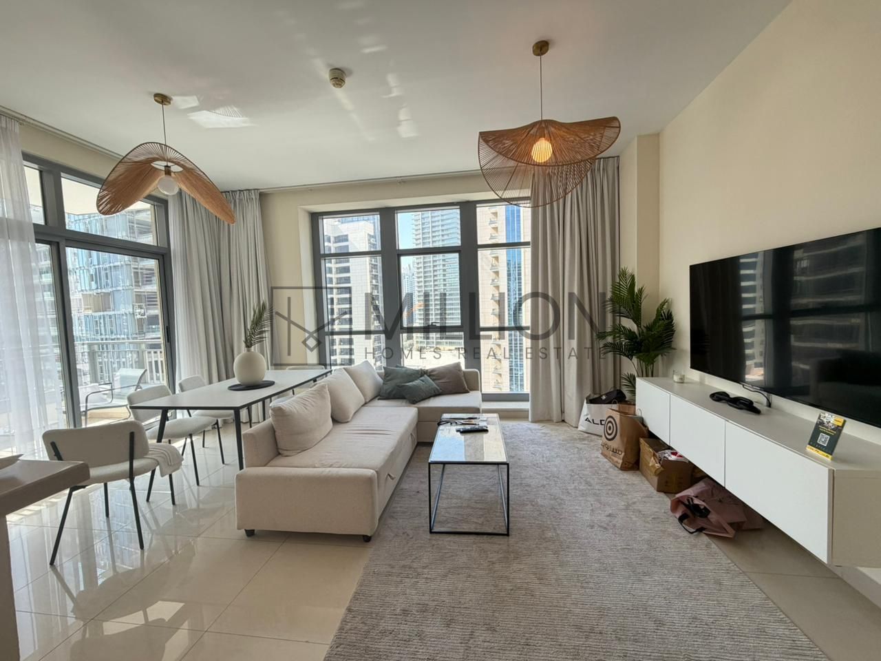 Fully Furnished 1BR with Study Room|Ready-to-Move