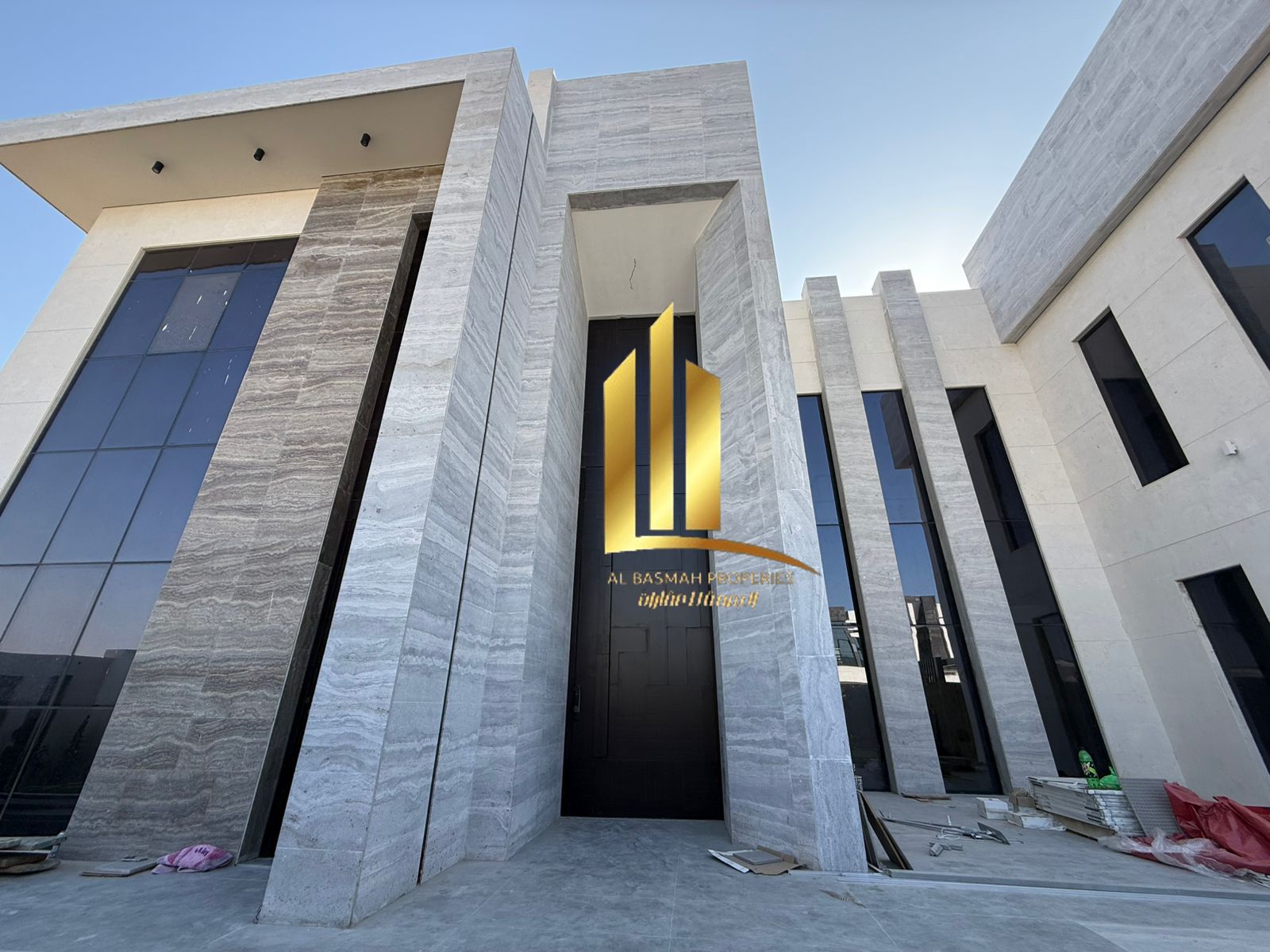 For sale: Super deluxe villa with swimming pool in Al Hooshi, Al Badi'a suburb, Sharjah. Freehold ownership for Arabs.