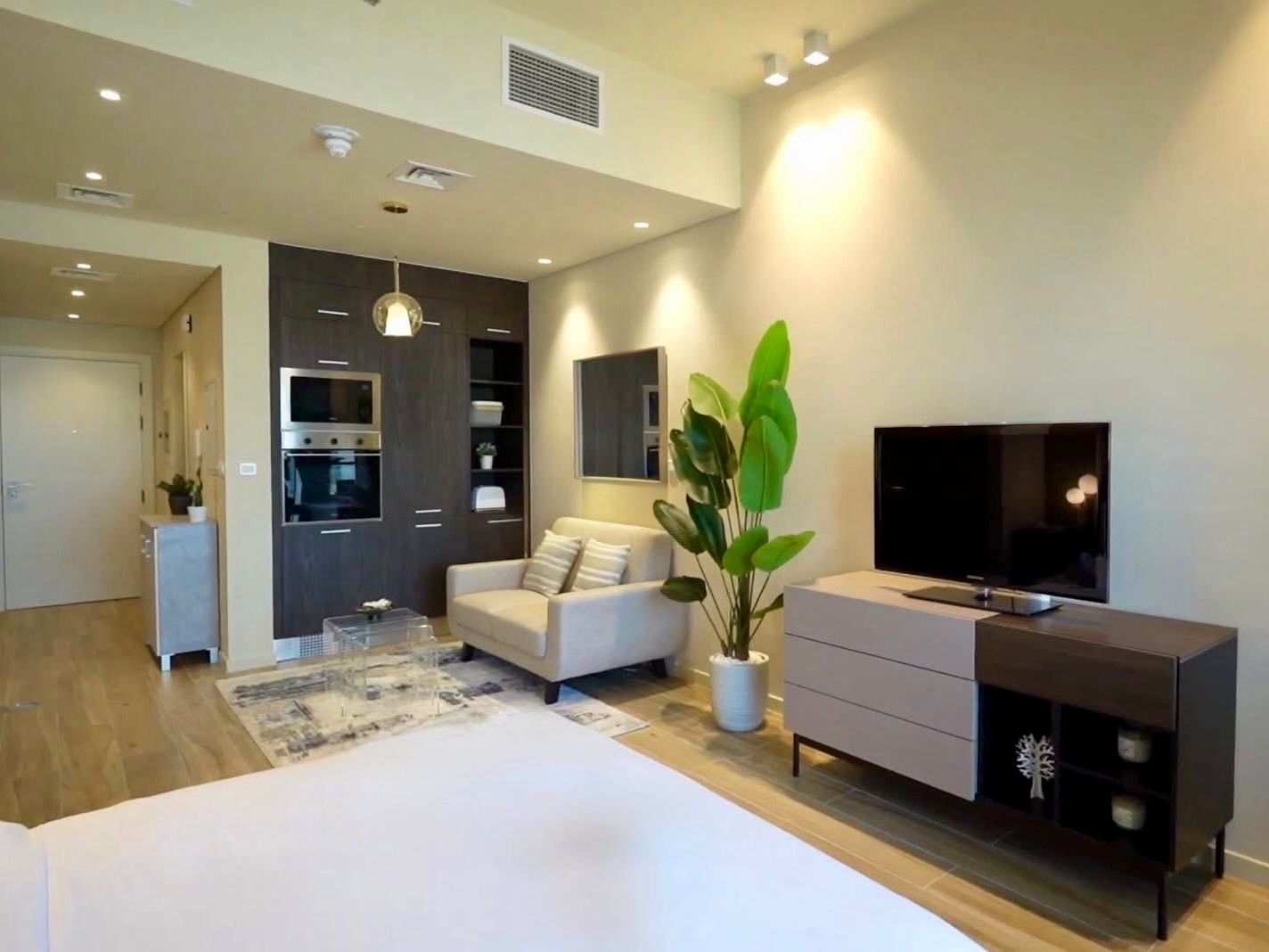 12 Cheque Possible | Park View | Well Maintained