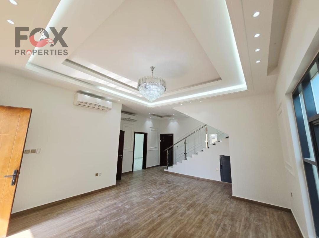 Villa for annual rent - Ajman, Al Yasmin area, five bedrooms, 6 bathrooms, and a maid's room, near Mohammed Bin Zayed Road.