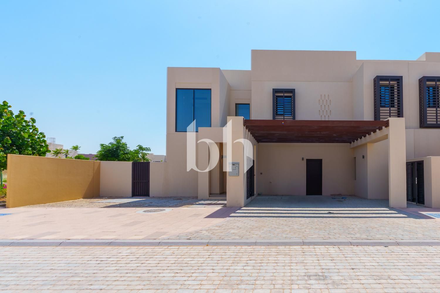 Elegant Townhouse | Community View | Spacious