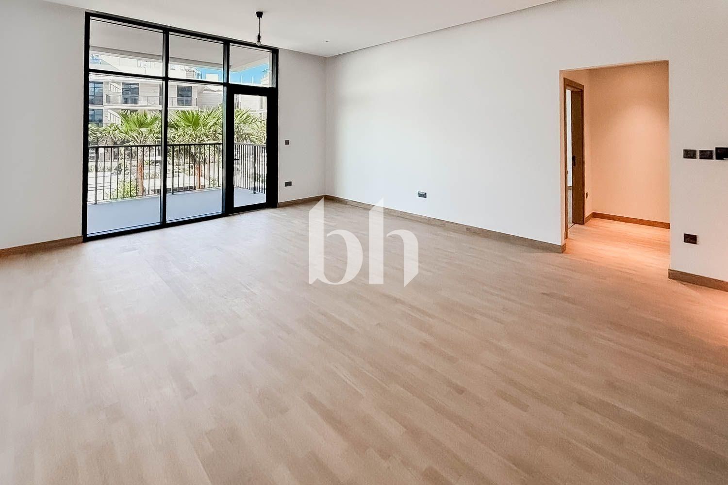 Exclusive | Brand New | Open Layout