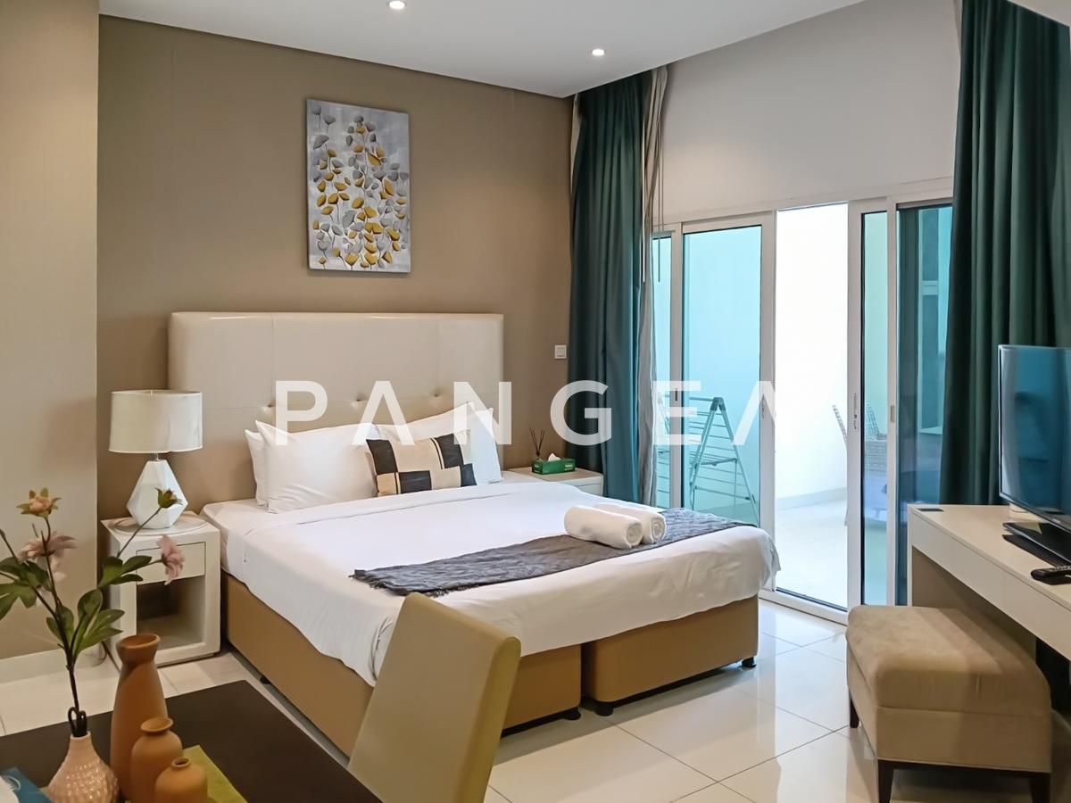 Canal View | Vacant | Big Balcony