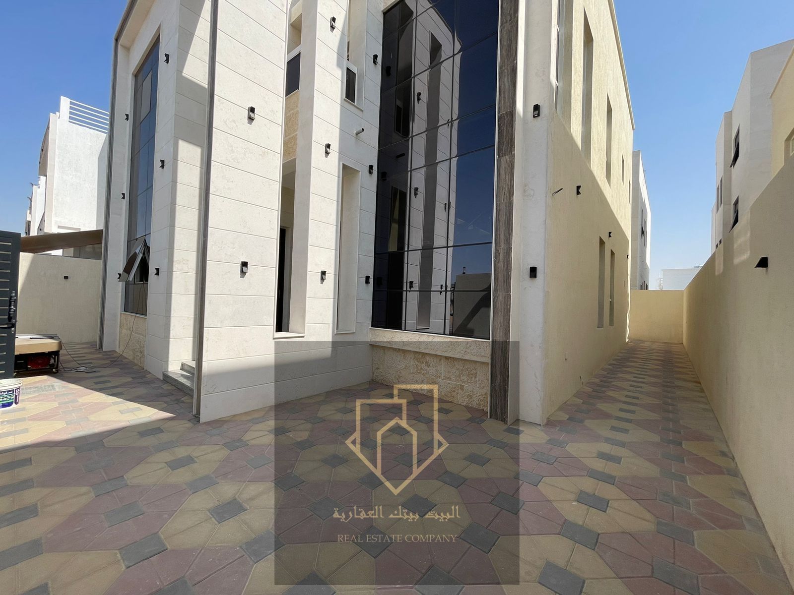 For Sale – Luxury Villa in Al Yasmin, Ajman Price: AED 1,600,000 | 5 Bedrooms | Land Area 3,014 sq ft