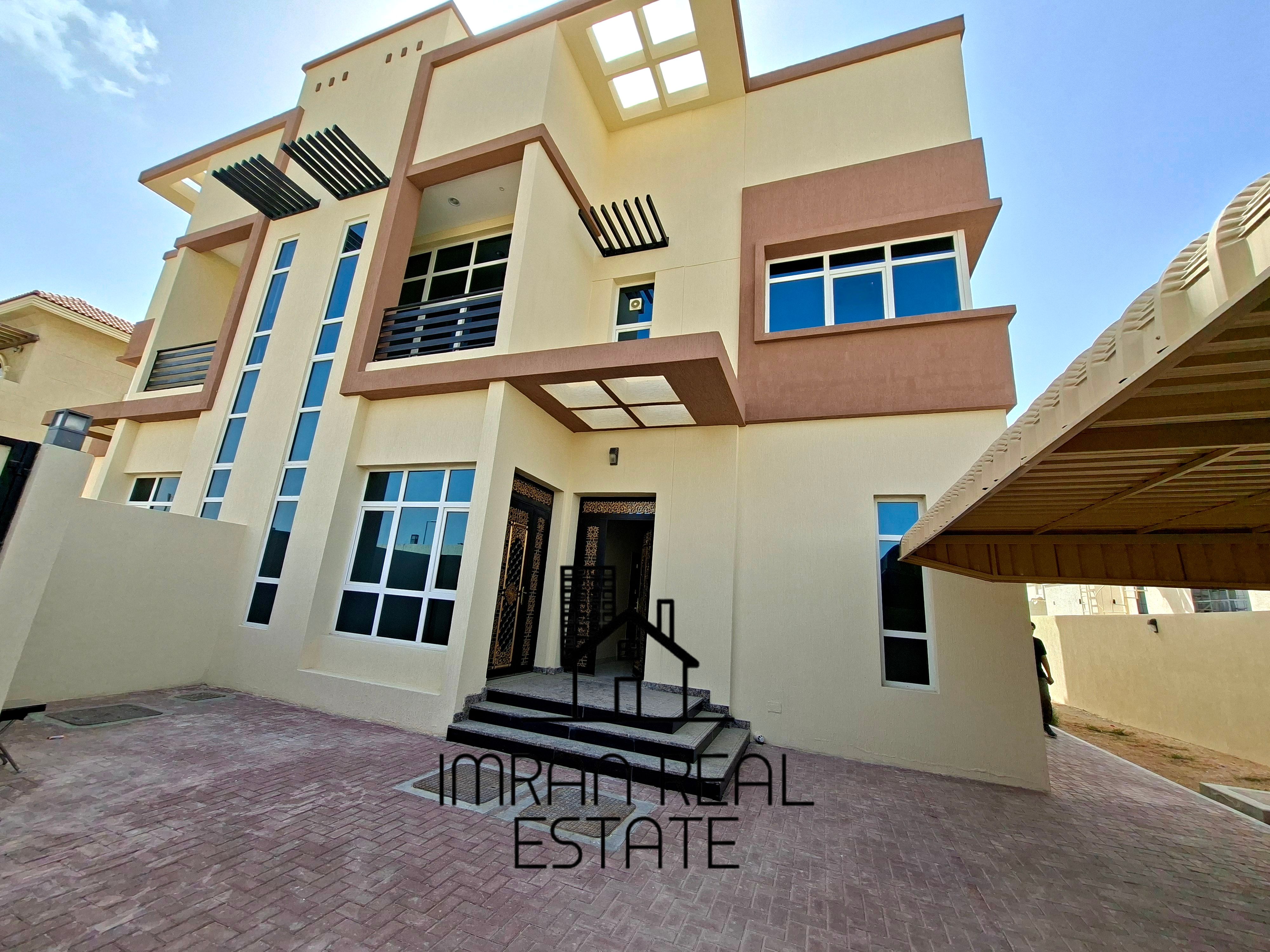Modern 5BR Villa All Master Bedroom, wardrobe ready to move