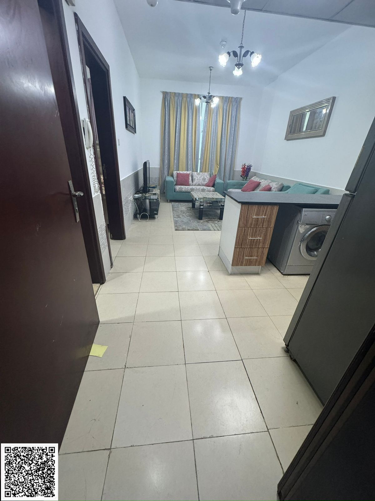One-bedroom apartment for sale in City Towers (cash only)