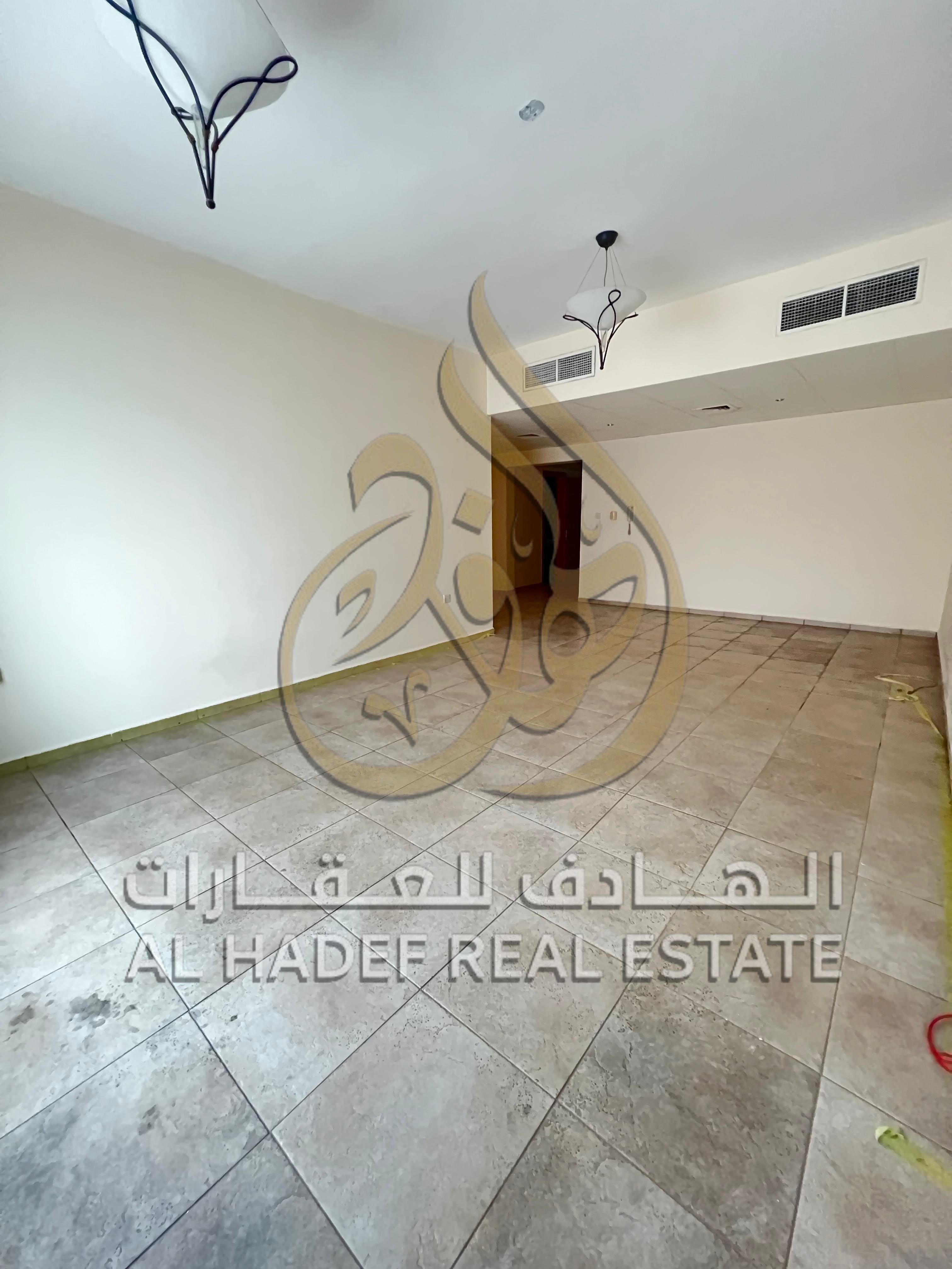 Annual Rental – Sharjah Al Majaz 2 Great opportunity to live in a prime and vibrant location close to all services and facilities. Apartment