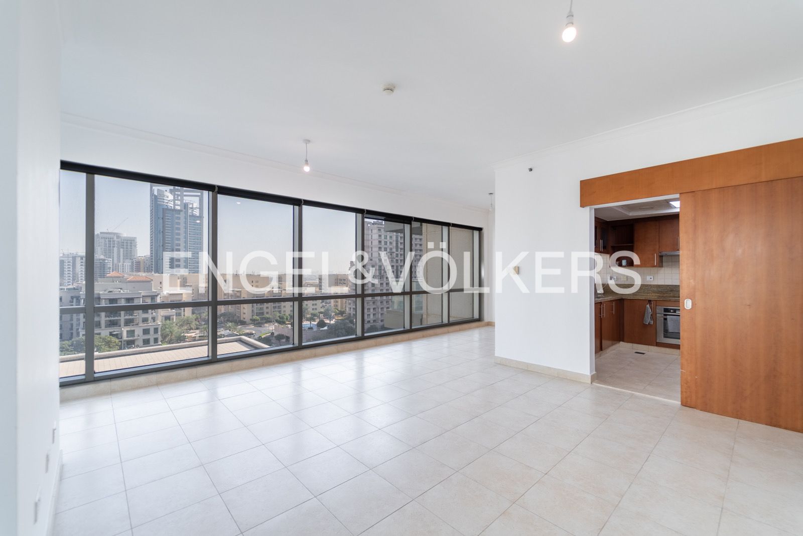 Golf And Lake View l Luminous l Vacant