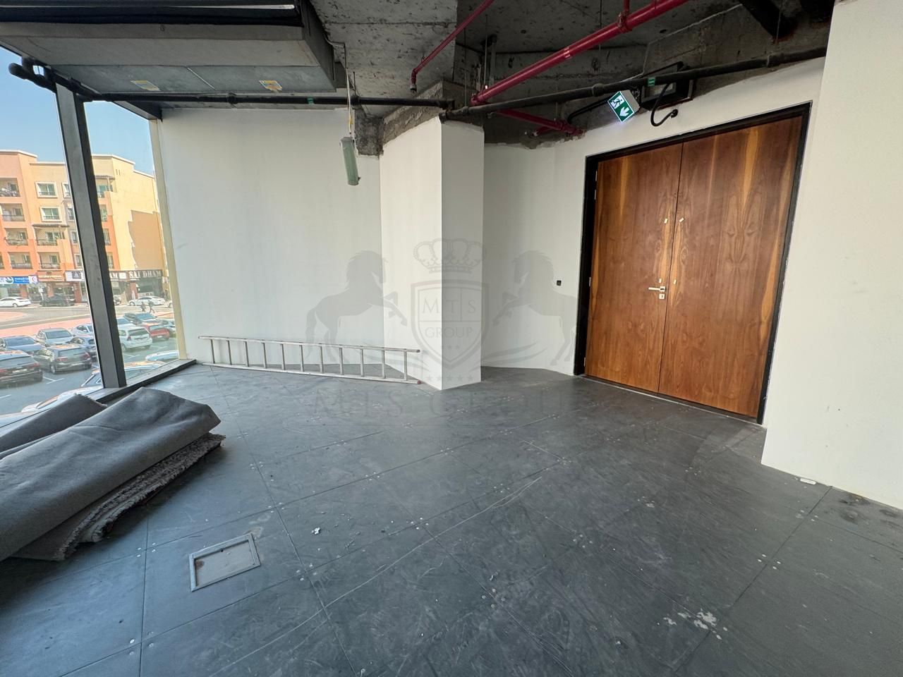 Unfurnished | Bright and Spacious | Semi Fitted
