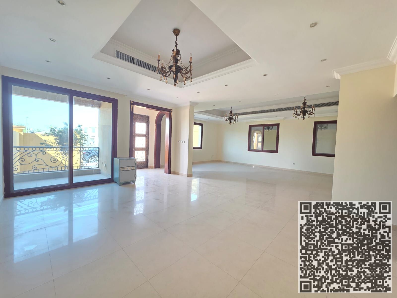SPECIOUS BEAUTIFUL 4 BEDROOMS BIG HALL BIG MAJLIS VILLA AVAILBLE FOR RENT IN AL FALAJ SHARJAH