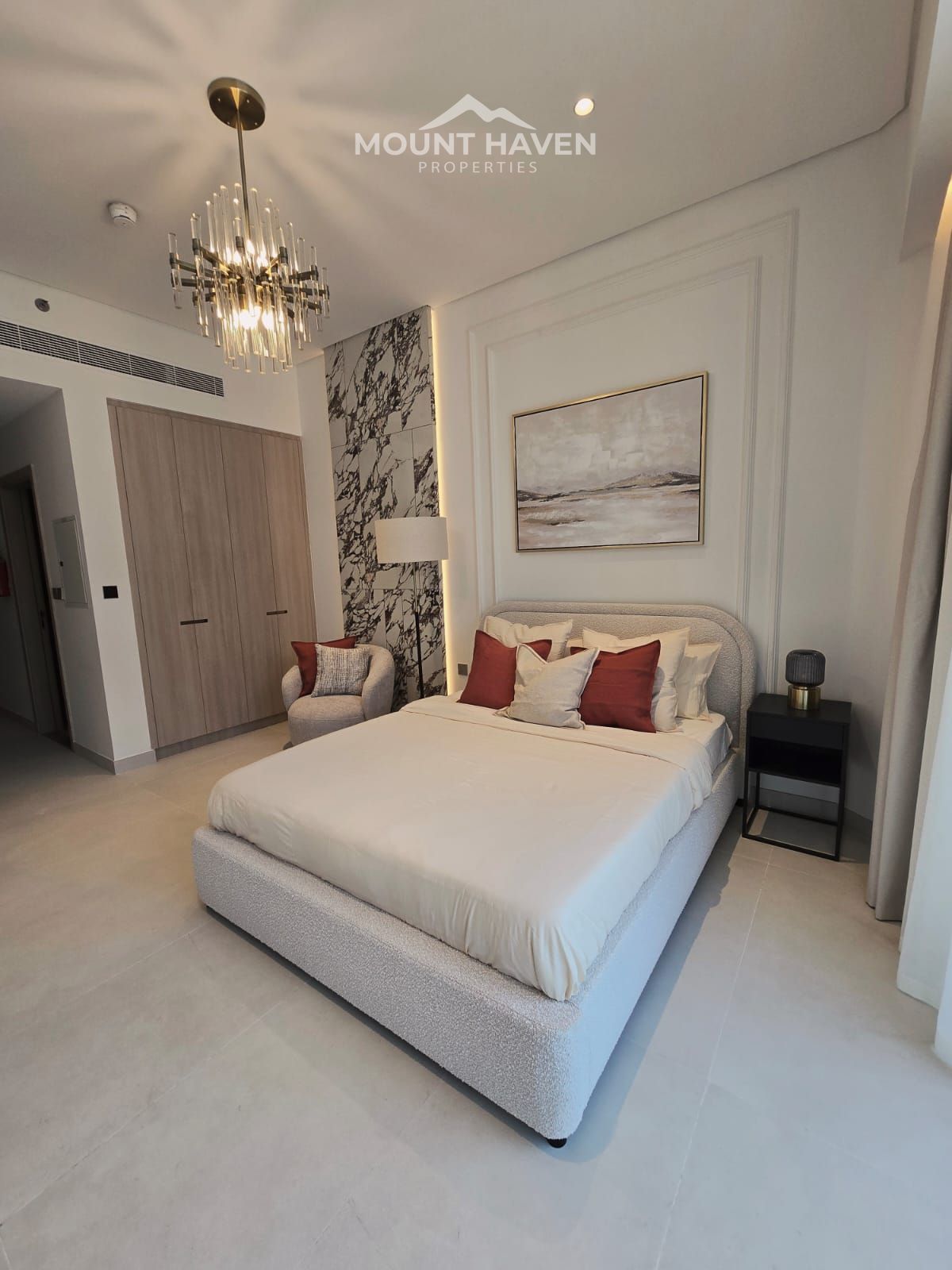 Furnished Apartment| Move in Ready| Exceptional Amenities