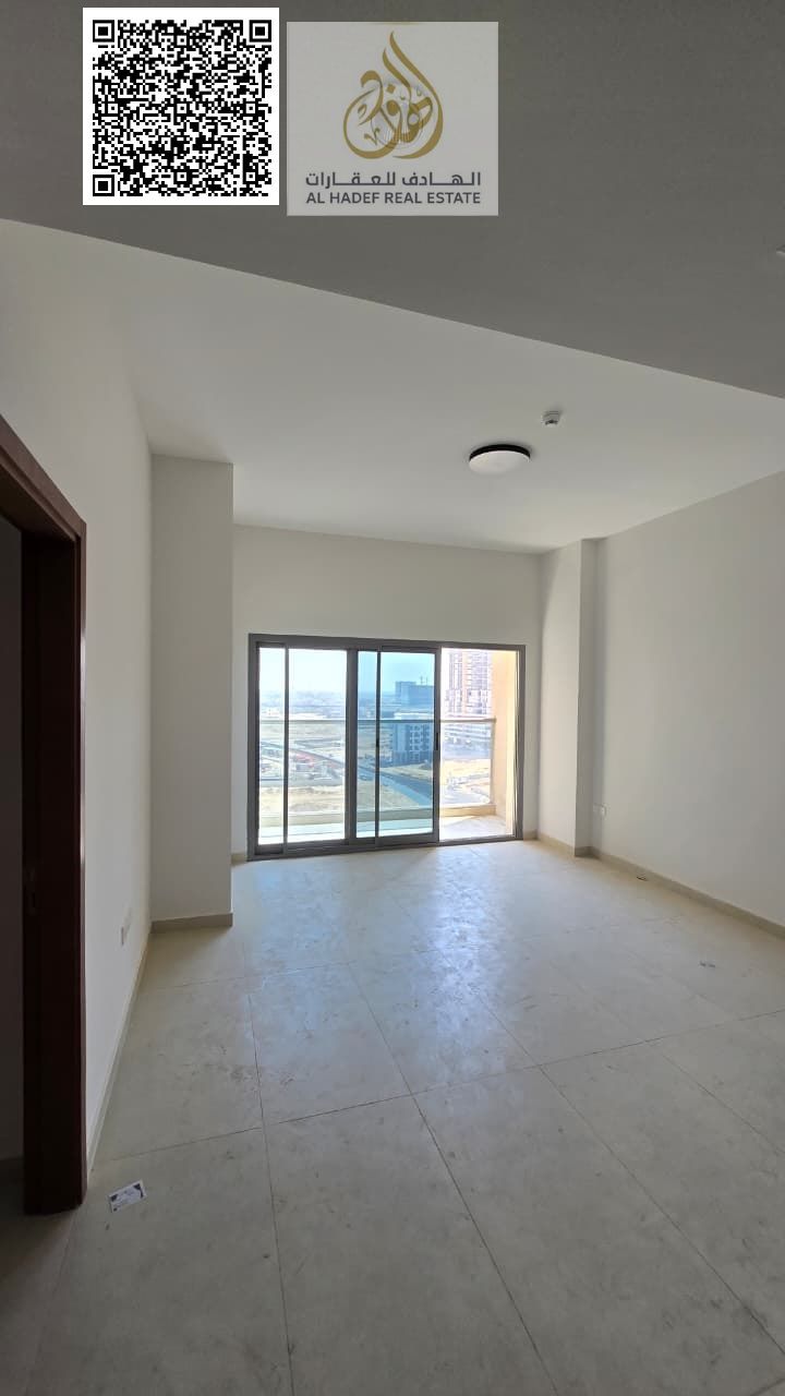 One-bedroom apartment with a living room, two bathrooms, balcony, built-in wardrobes, parking, gym, and swimming pool within the tower. First occupanc