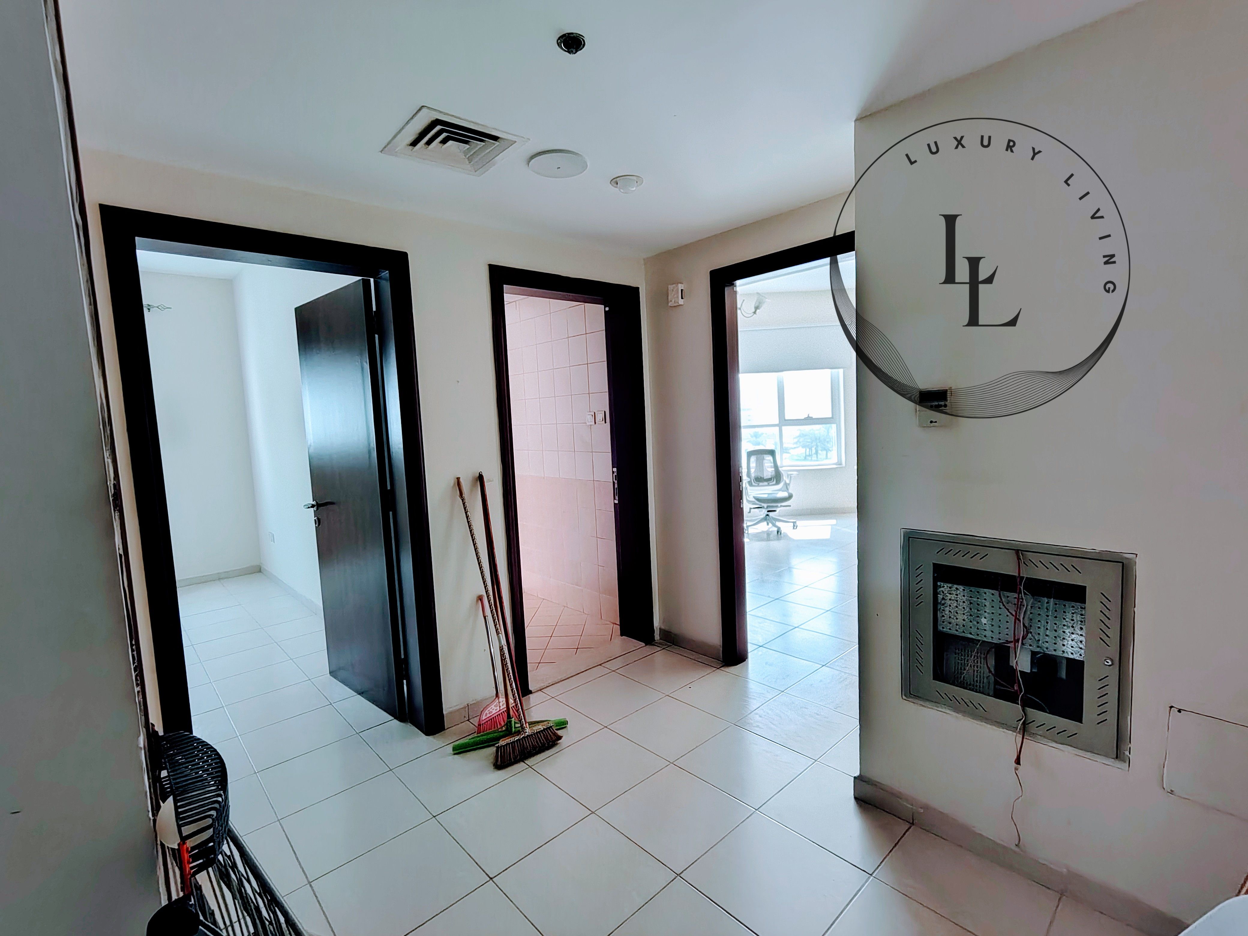 Lavish 1bhk apartment is available in 40k with parking