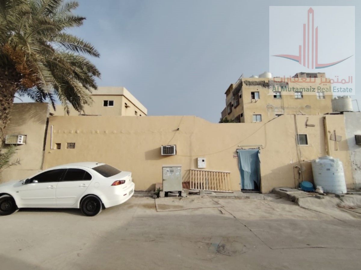 A prime investment opportunity – a corner traditional house for sale in Al Rashidiya 3, near Ajman One Towers, with a current annual return of AED 60,