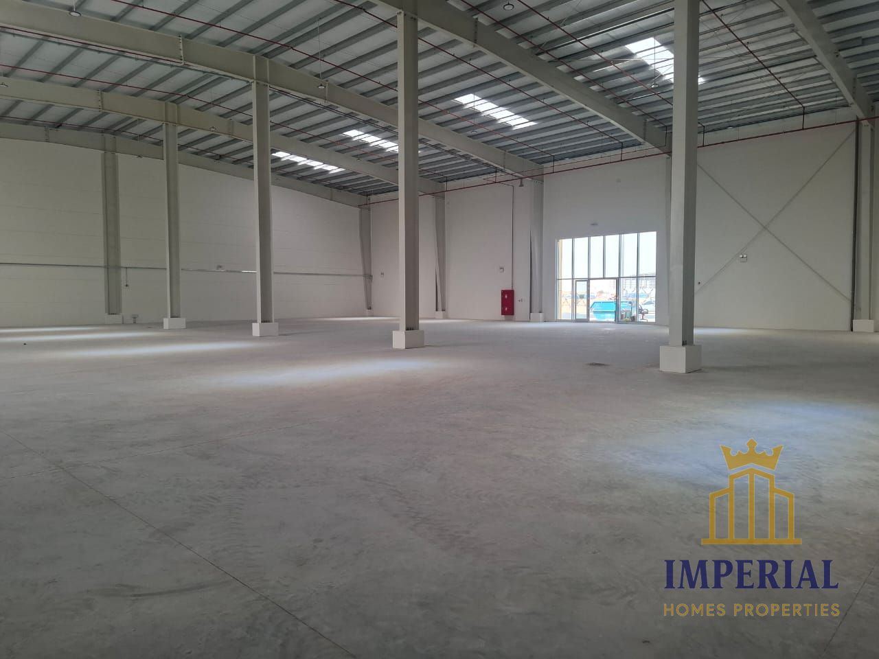 Warehouse 10335 sq ft with 70 kW electricity ready