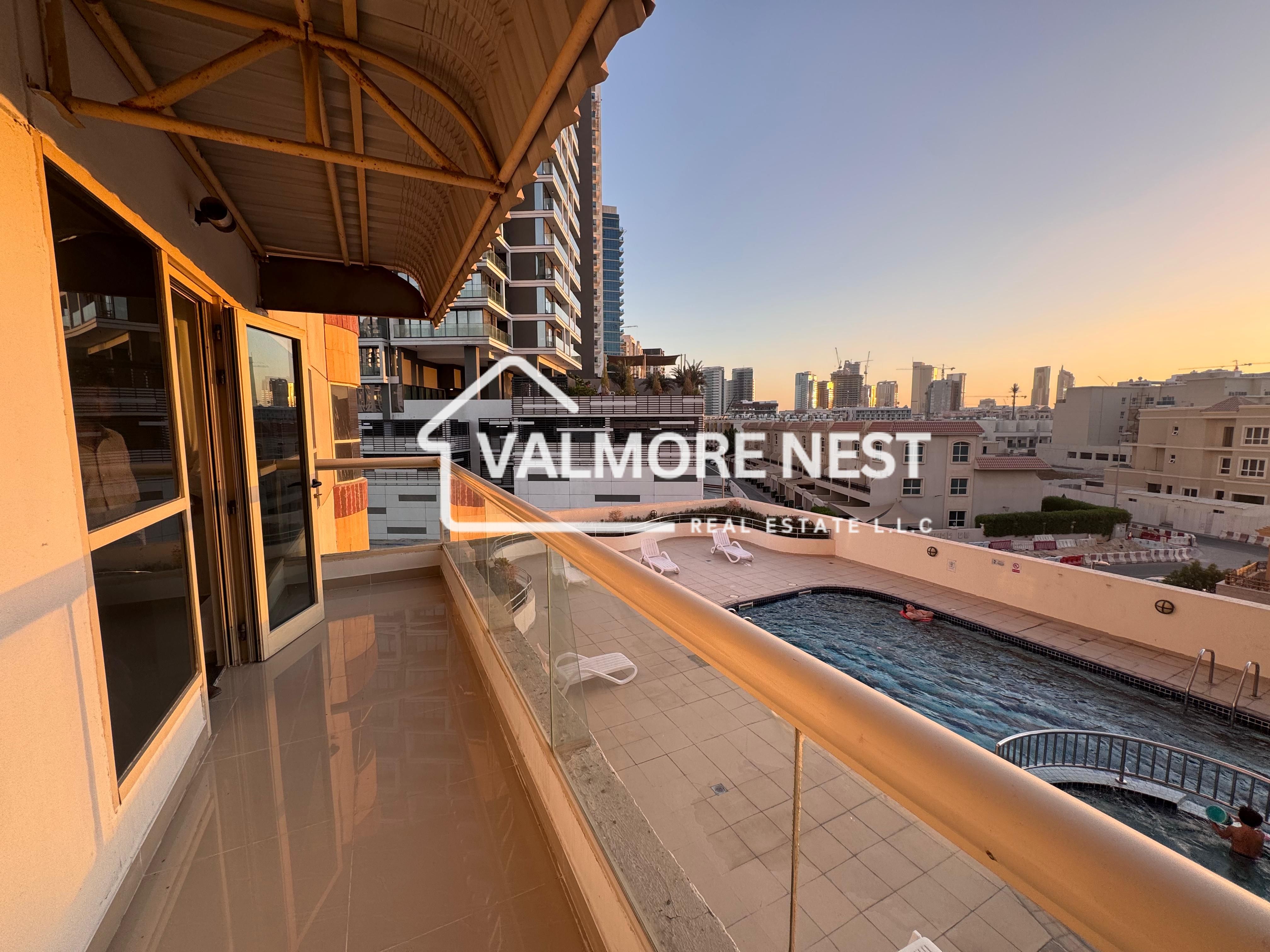 Elegant pool view Apartment I Chiller free I Grab now