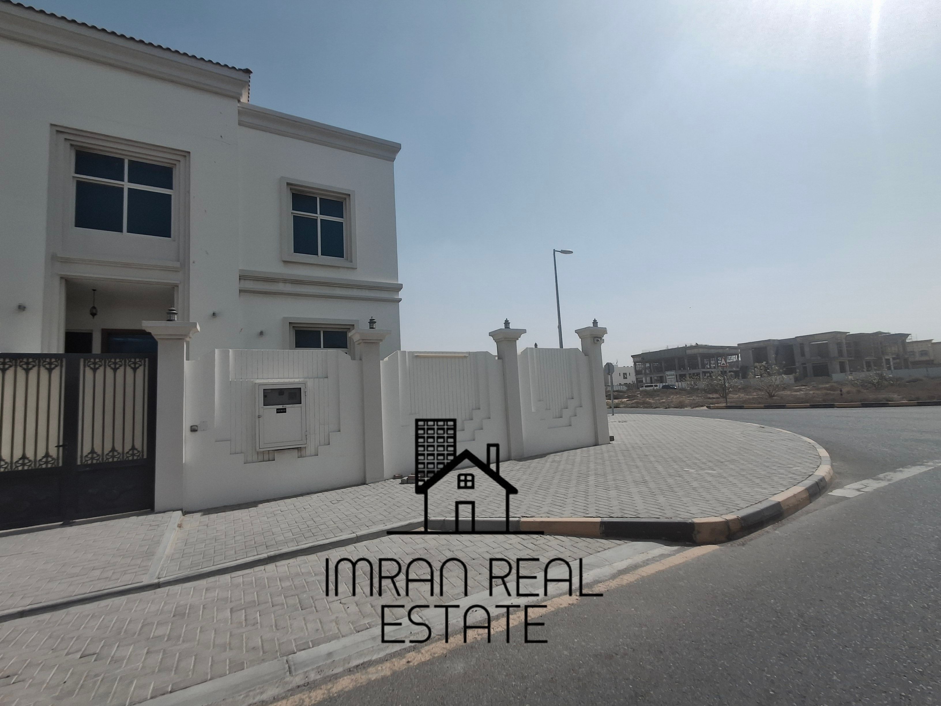Specious 5BR villa Al Master Bedroom ready to move