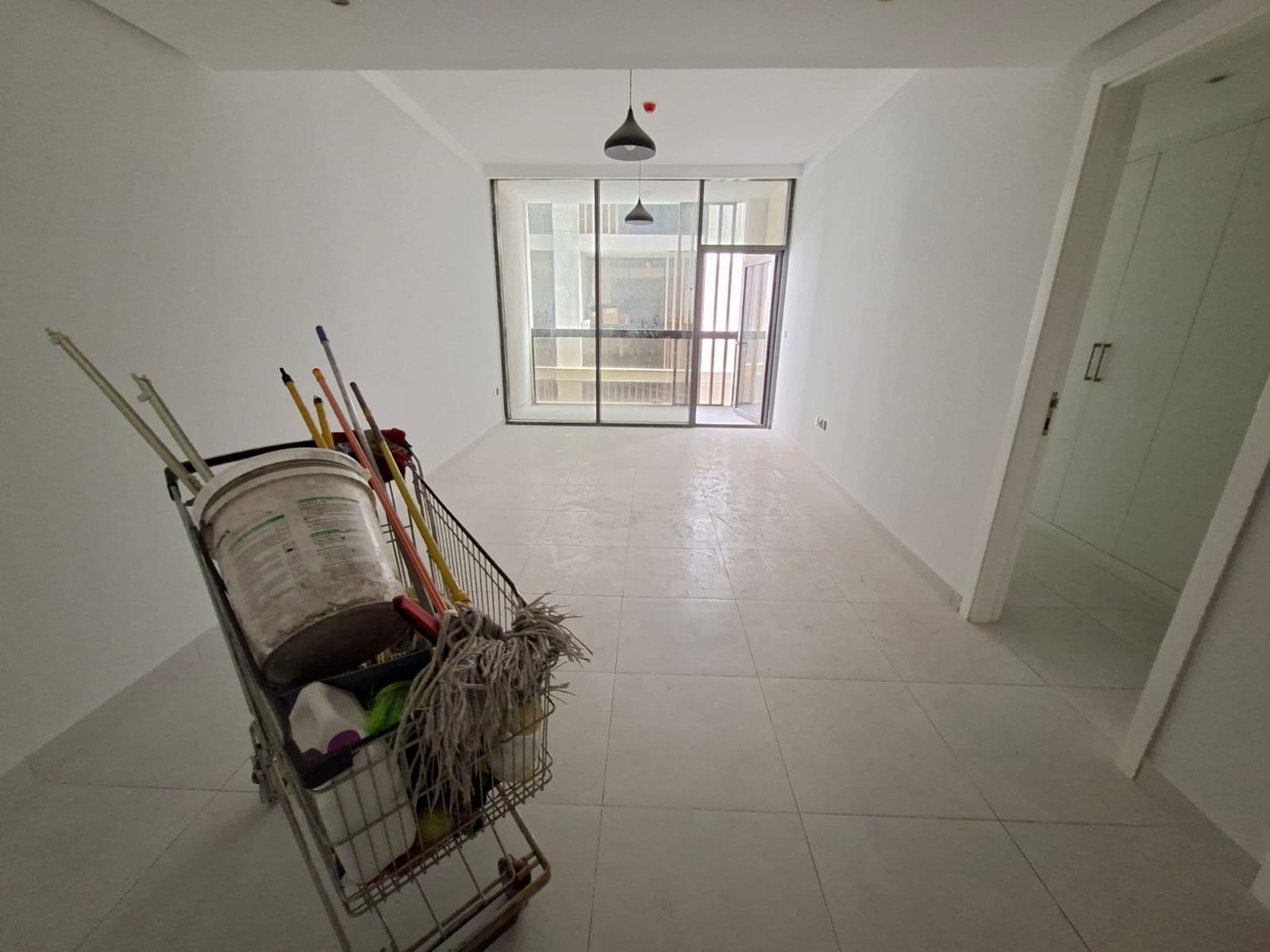 Lxury and Like Brand new apartment with balcony with master room with waldrop jym ply Arya
