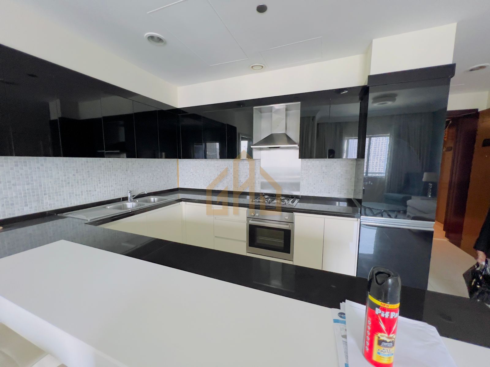 FULLY FURNISHED| CHILLER FREE| KEY READY