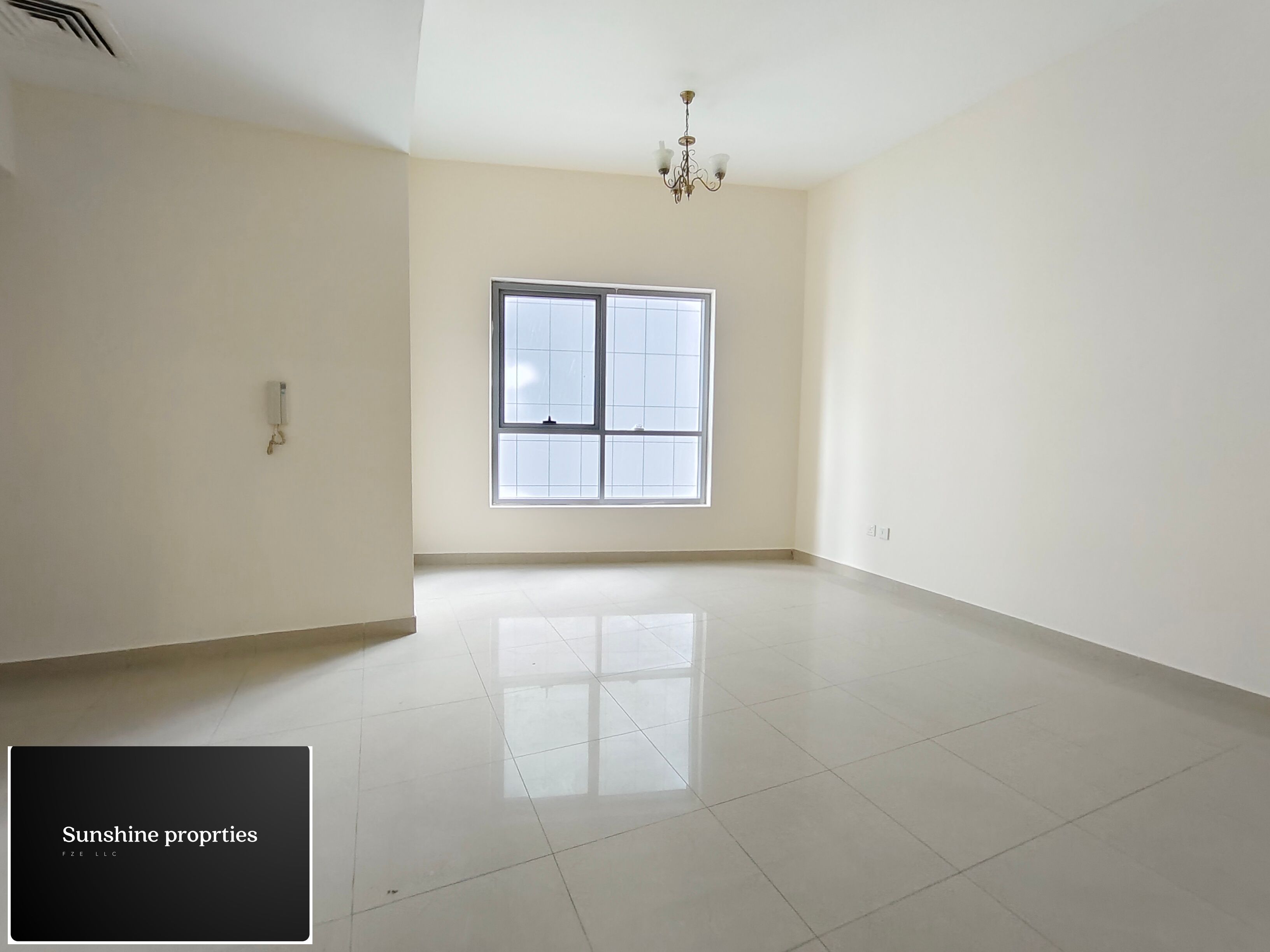Lavish 1bhk with 4 cheques