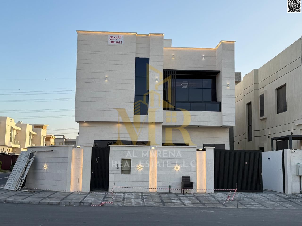 Own a corner villa opposite Al-Hamidiyah Park, two floors and a roof, at a price that includes water, electricity and air conditioning.
